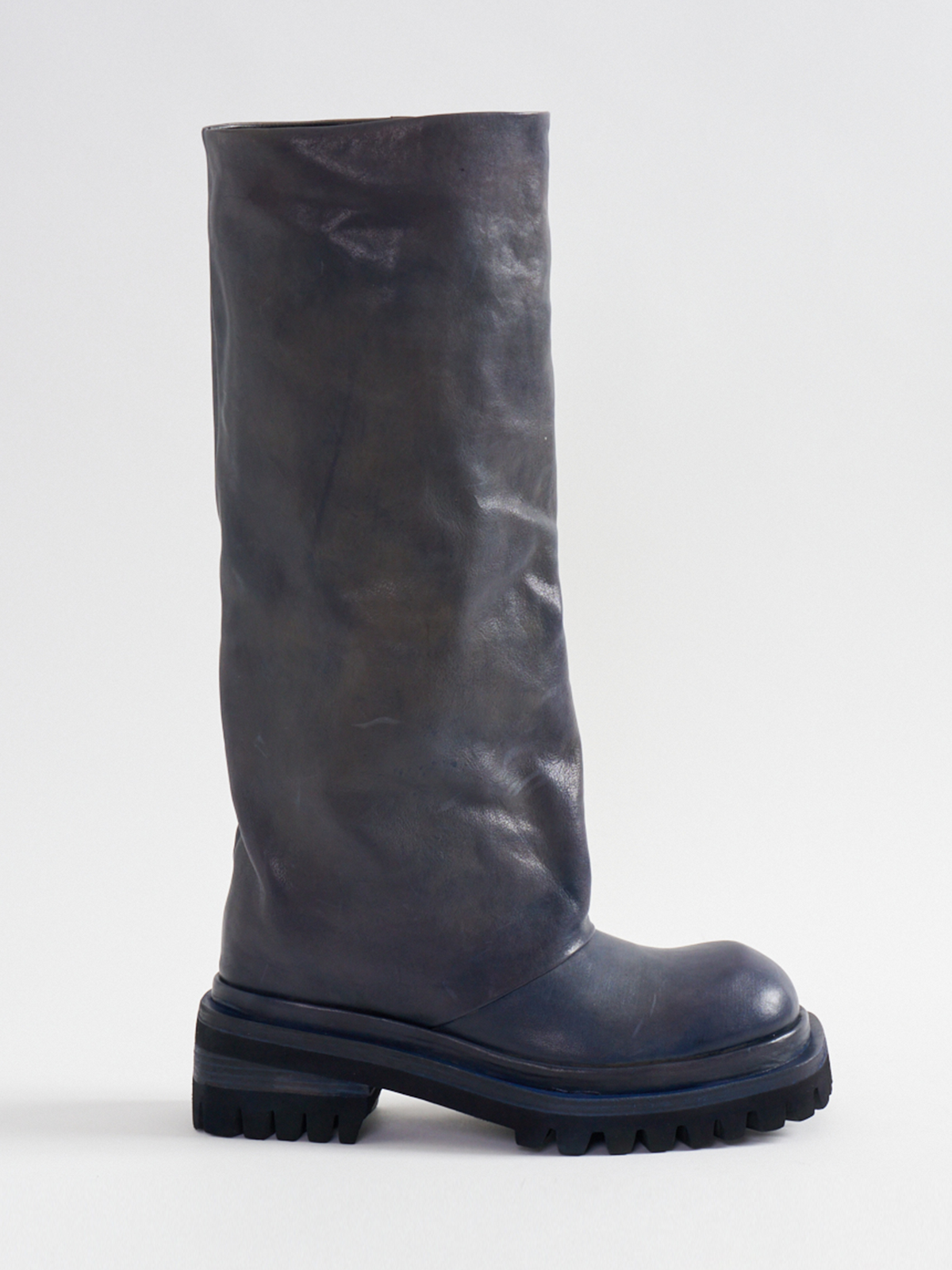 559023 Vintage loose long boots