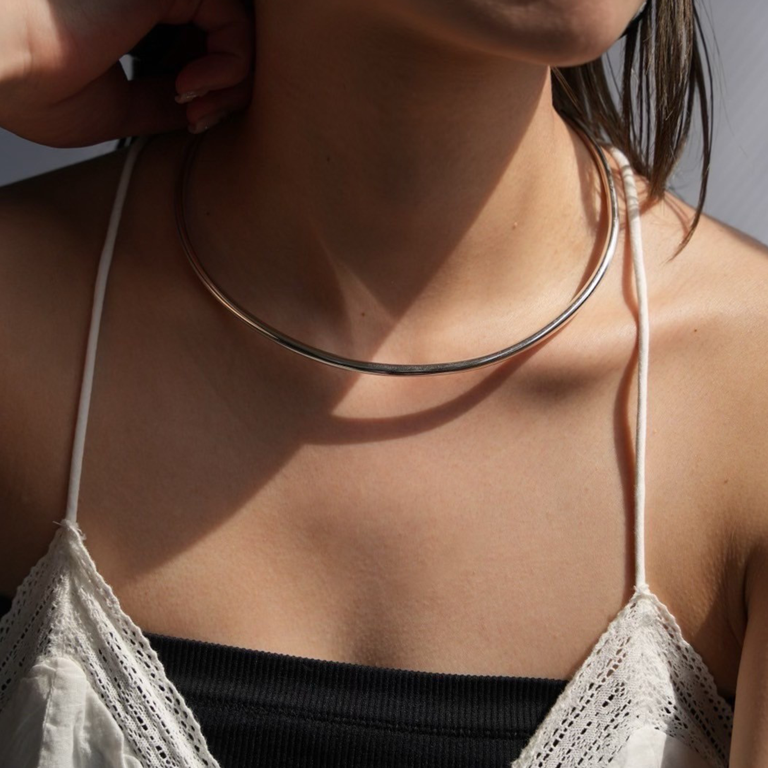 540253 Neck cuff choker