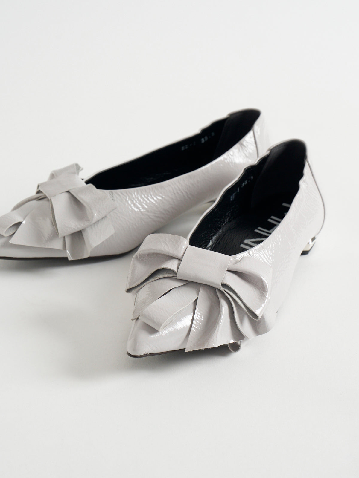 561000 ビッグリボンパンプス