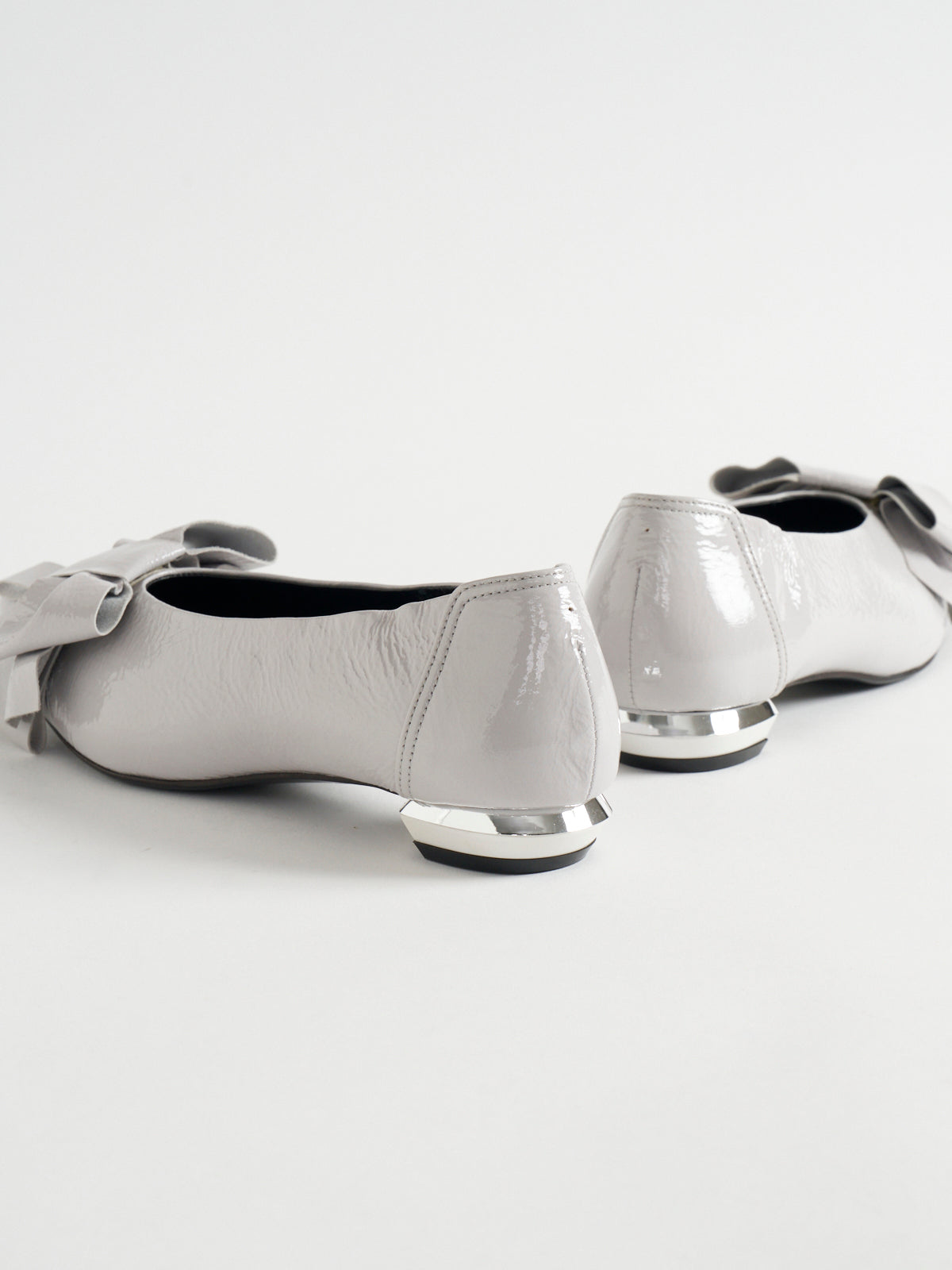 561000 ビッグリボンパンプス