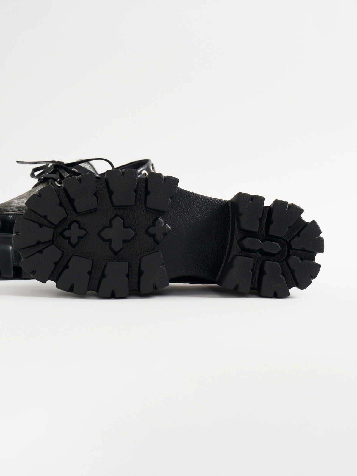 561010 エアリーソールレースアップシューズ