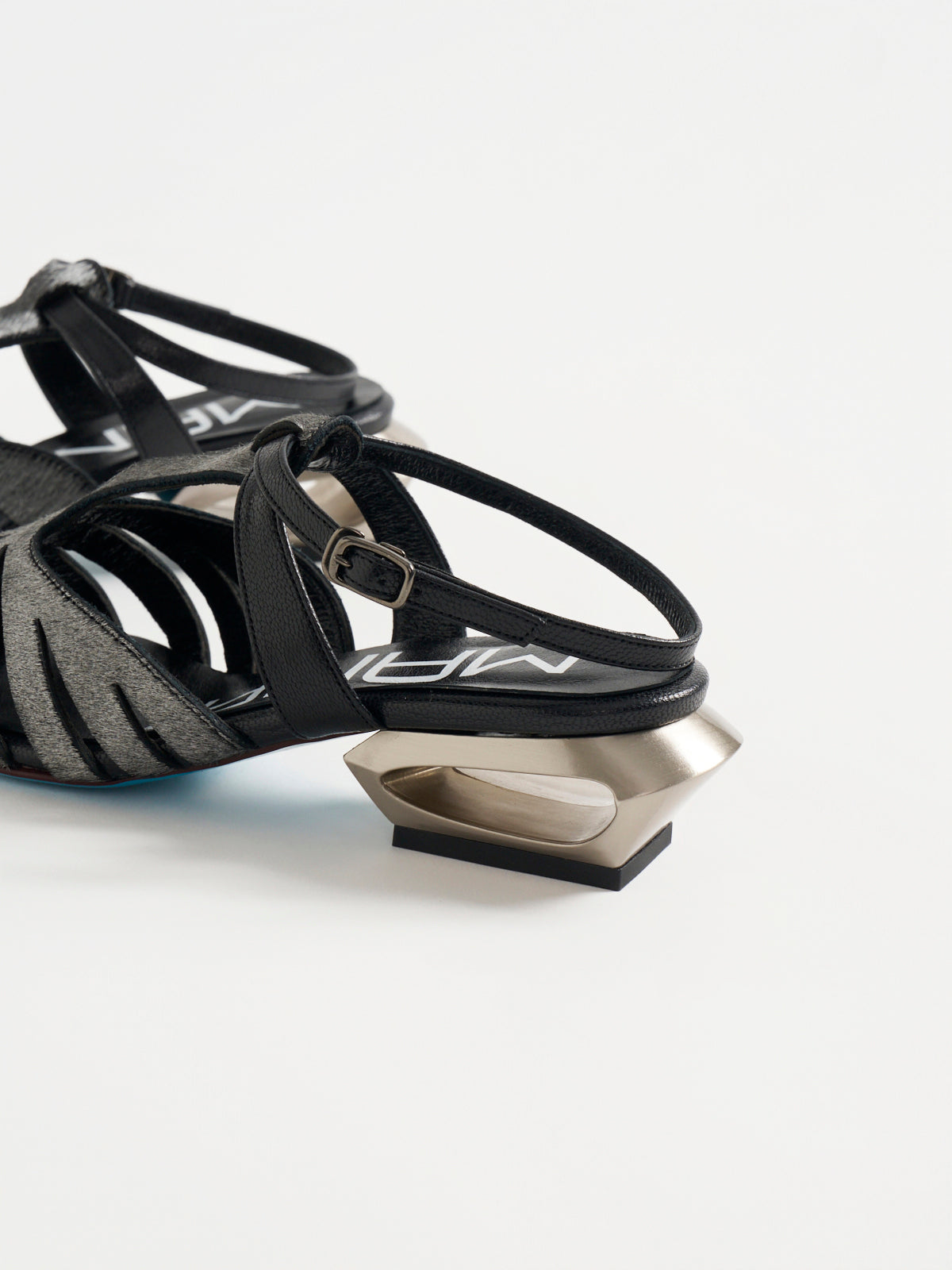 563005 エッジレーザーカットバックベルト