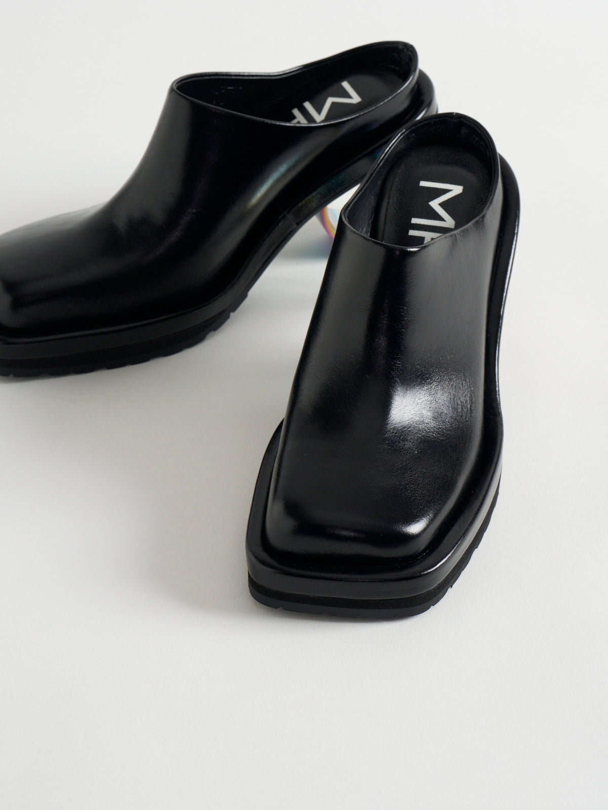 565001 スクエアトゥサークルヒールミュール