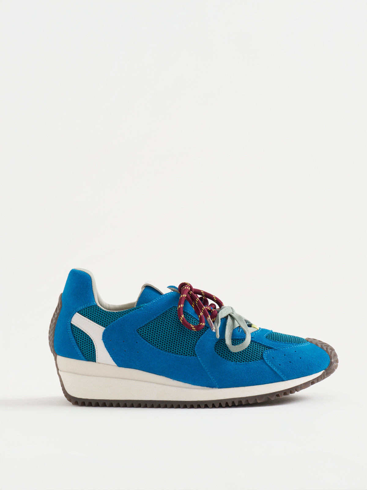 566000 ダブルシューレーススニーカー