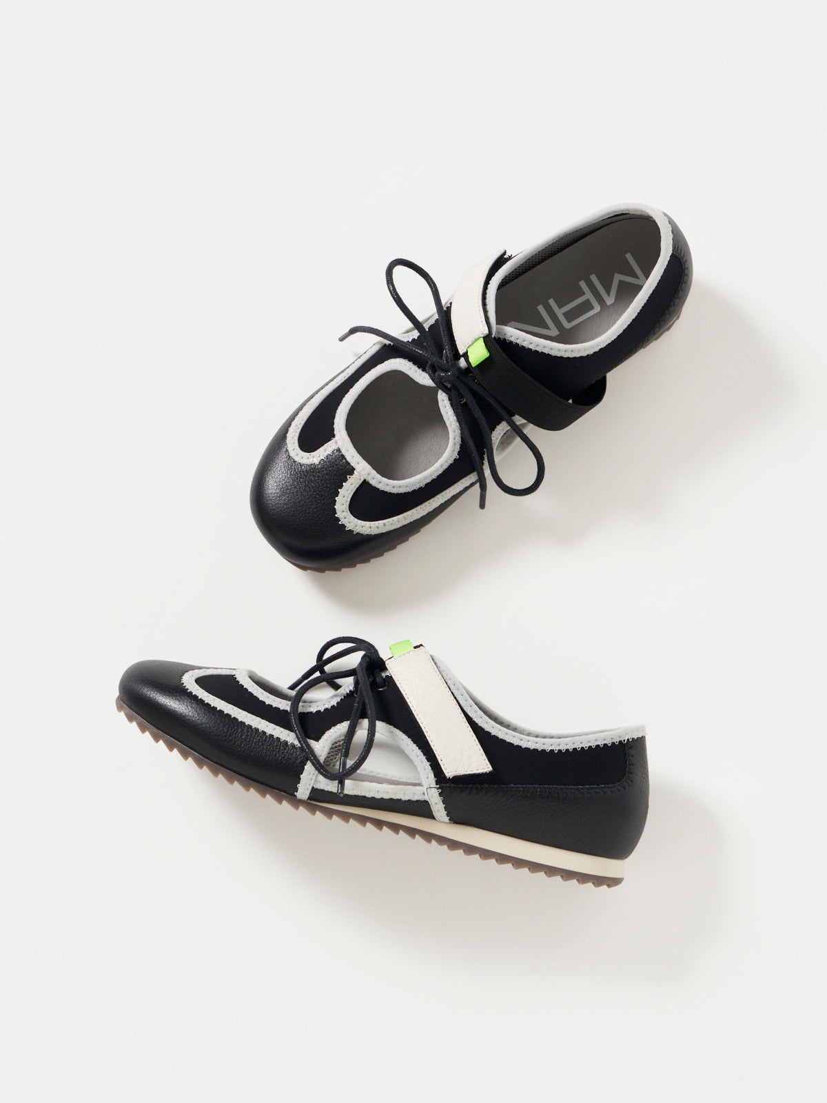 566003 マルチマテリアルローテクスニーカー