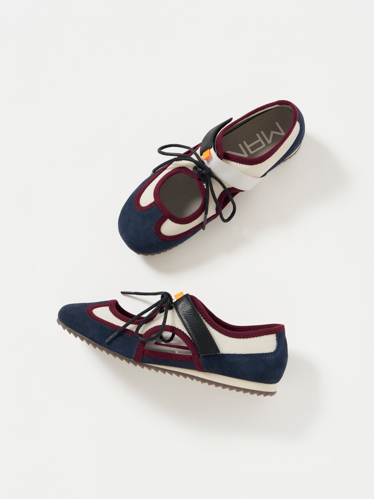 566003 マルチマテリアルローテクスニーカー