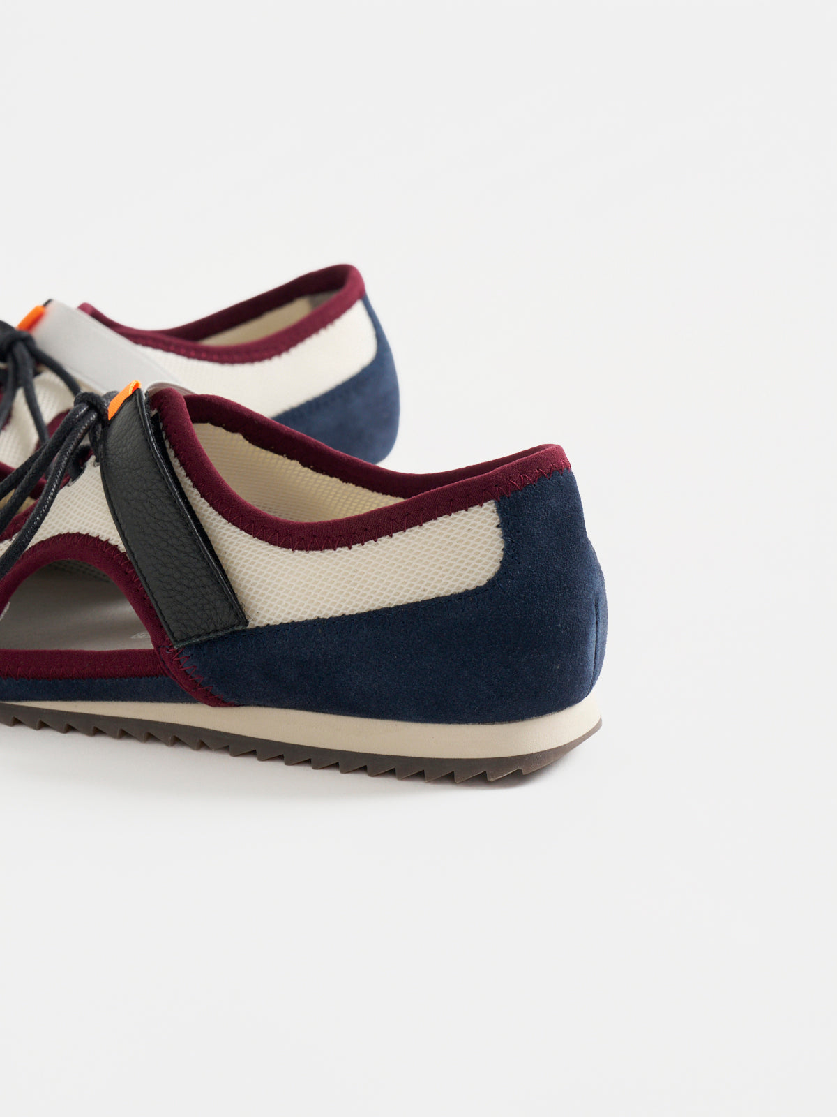 566003 マルチマテリアルローテクスニーカー