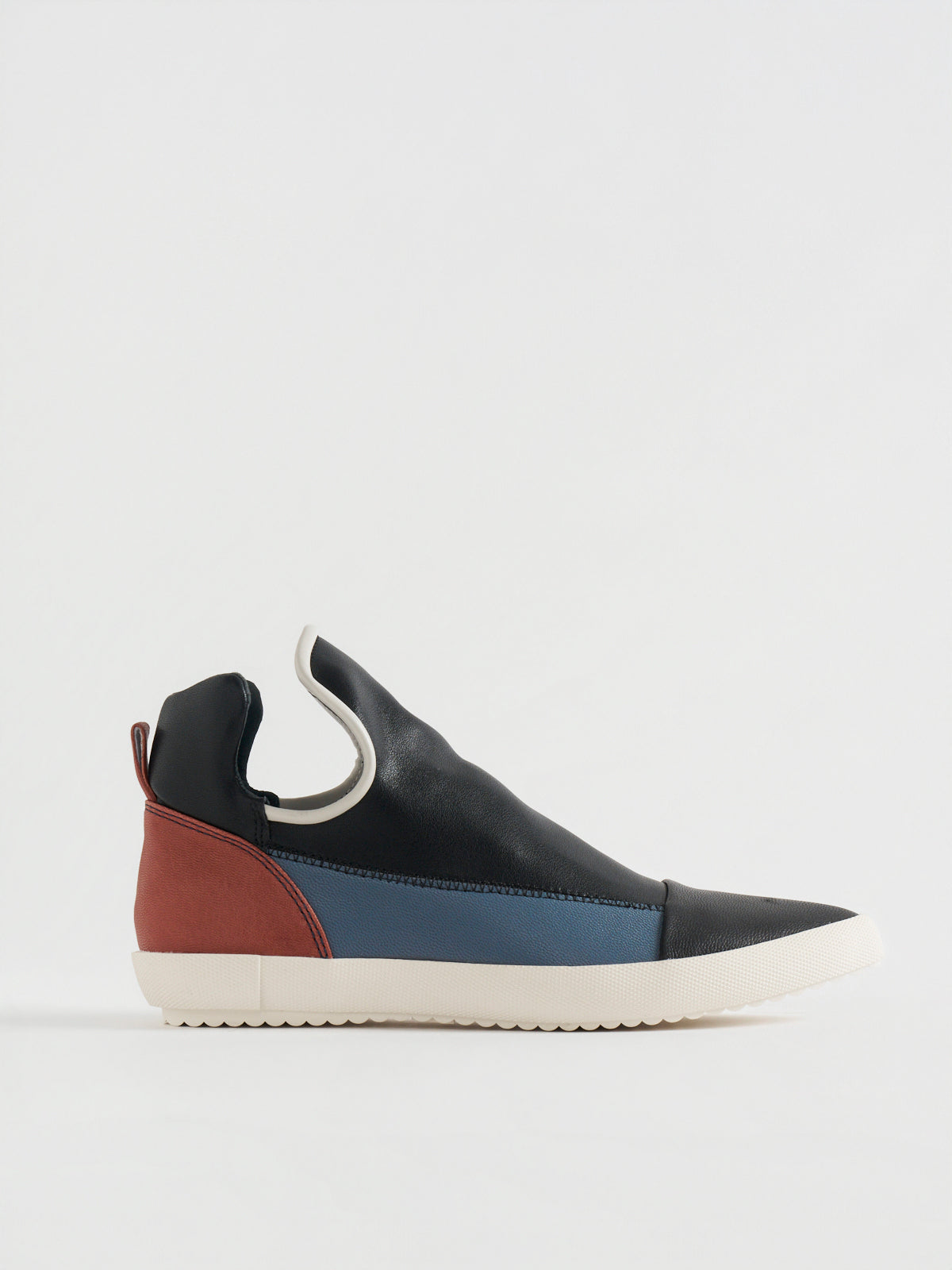 586048 Stretch sneakers