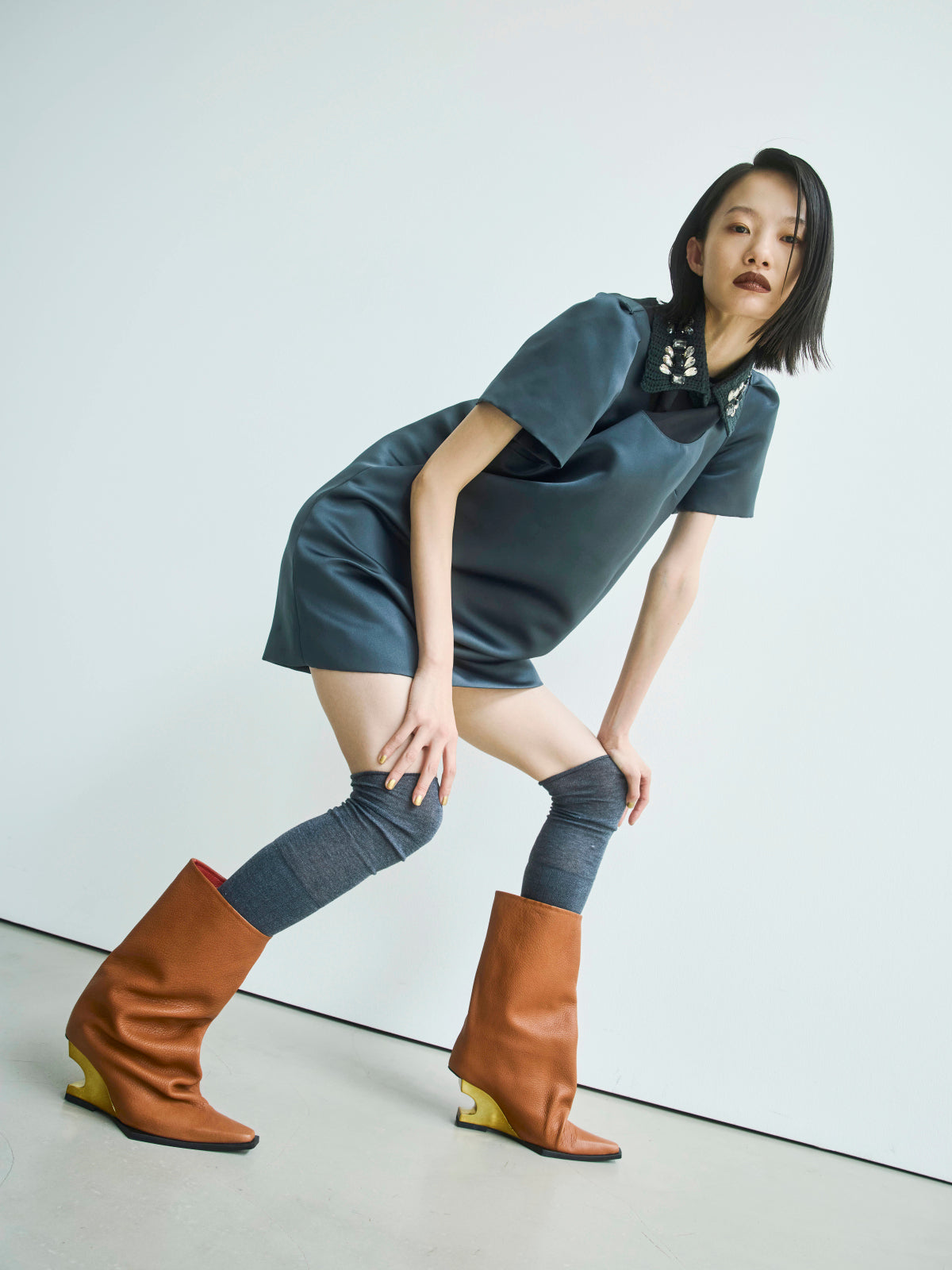 558034 Loose silhouette half boots