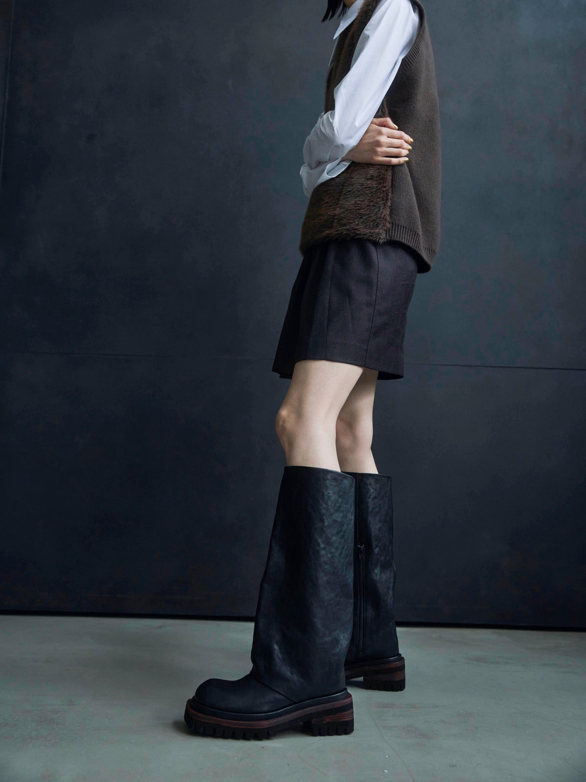 559023 Vintage loose long boots