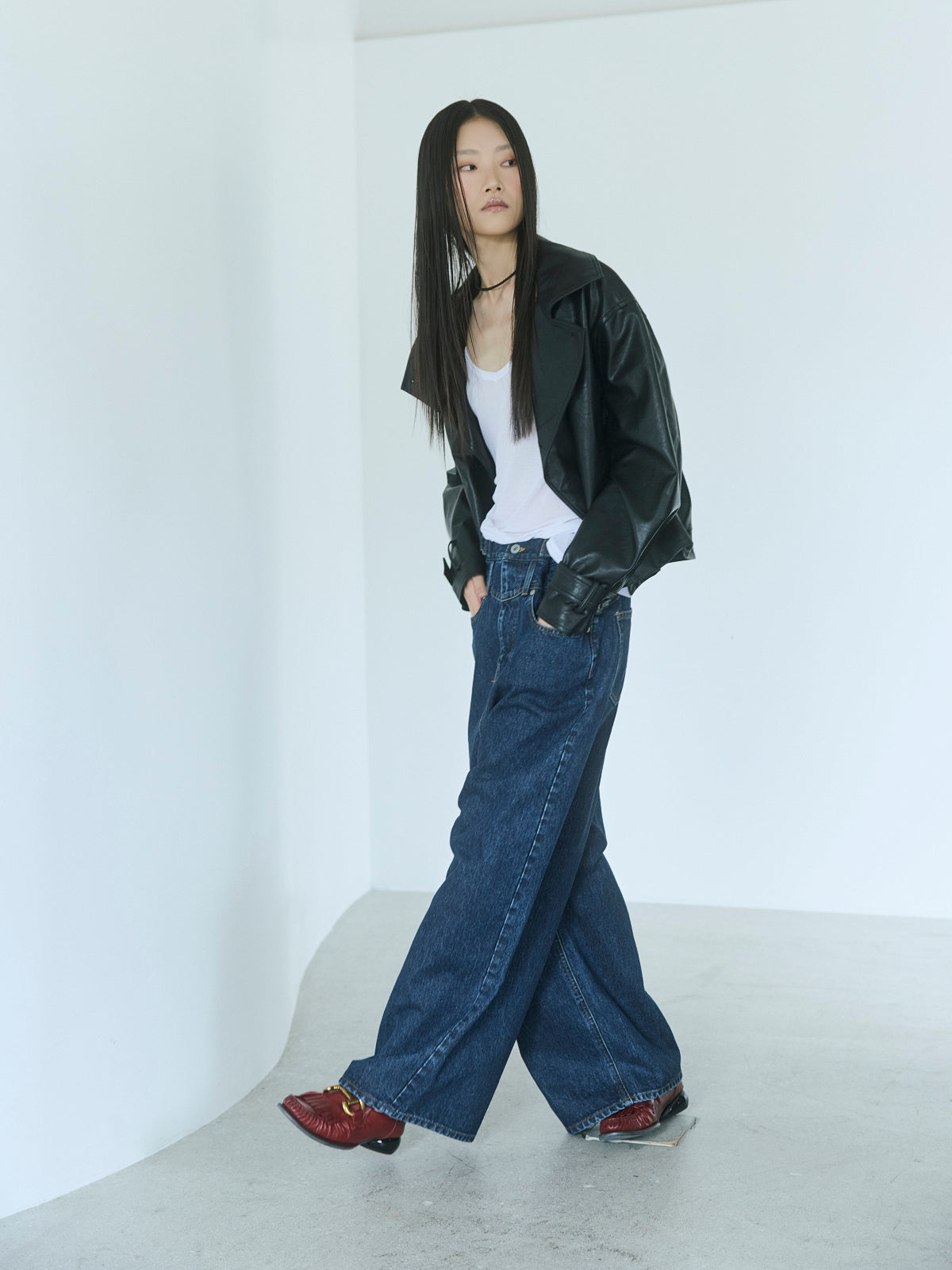 560414 Drop crotch wide denim