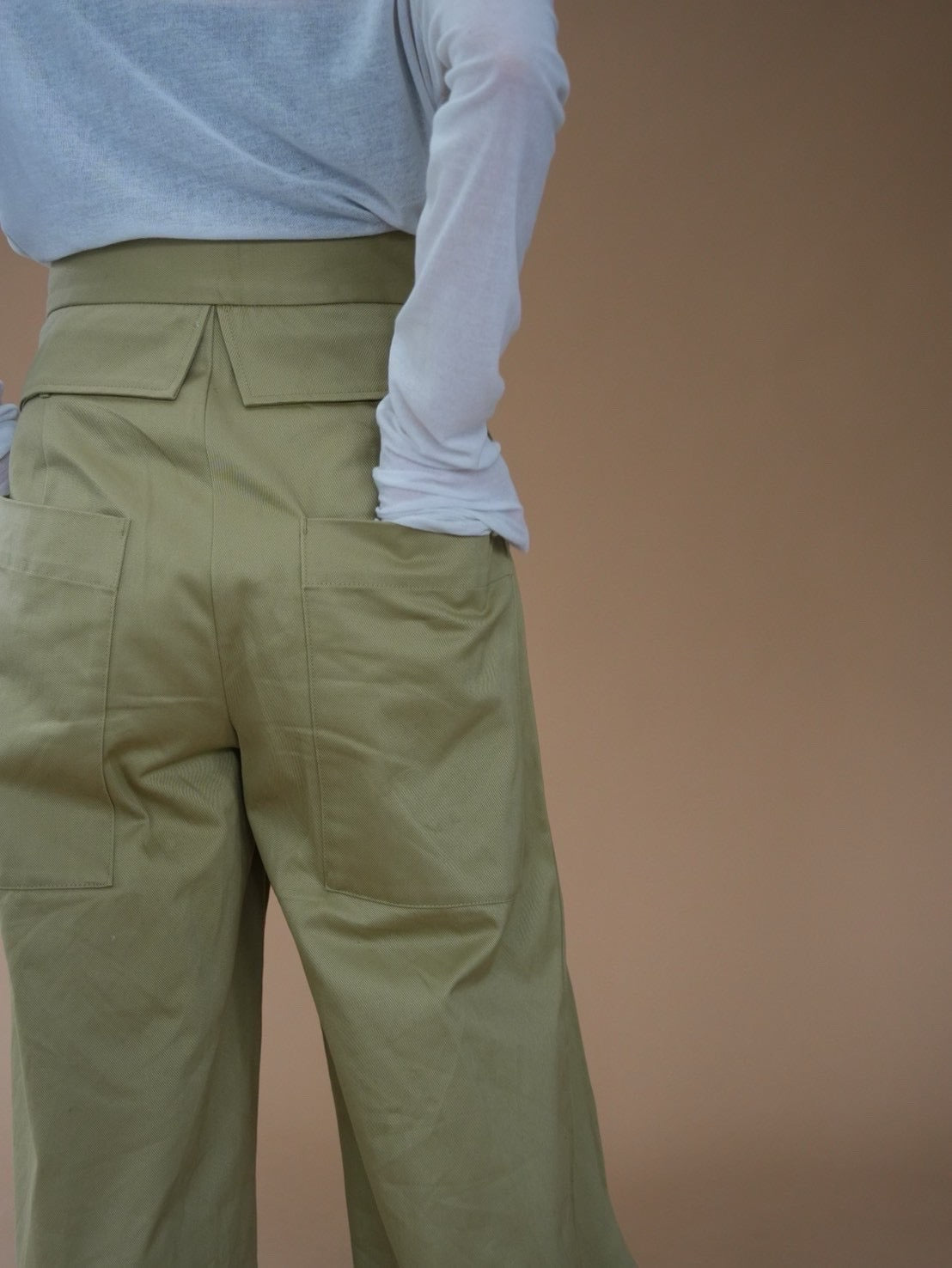 540405 High waist chino pants