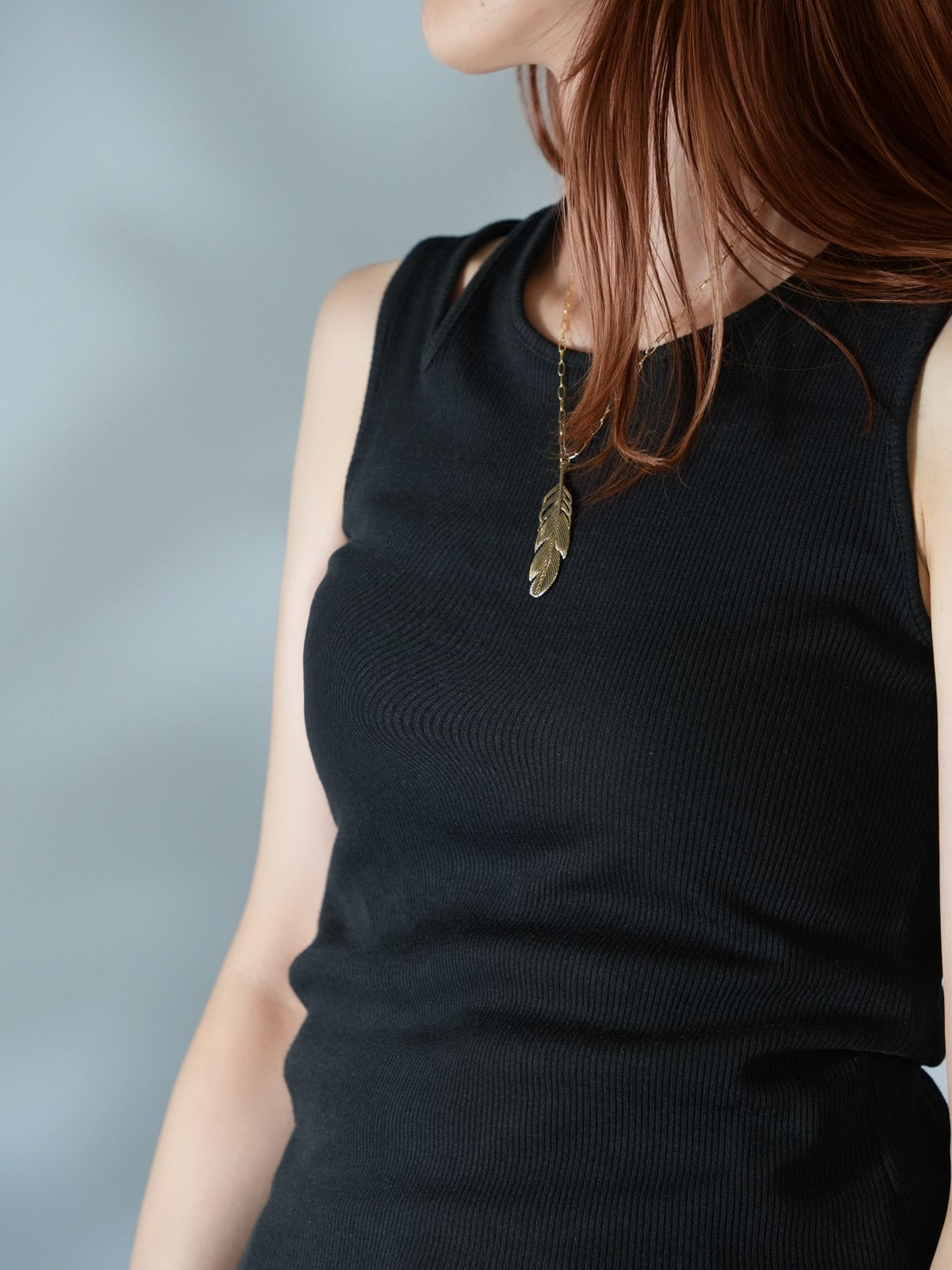 560241 feather necklace