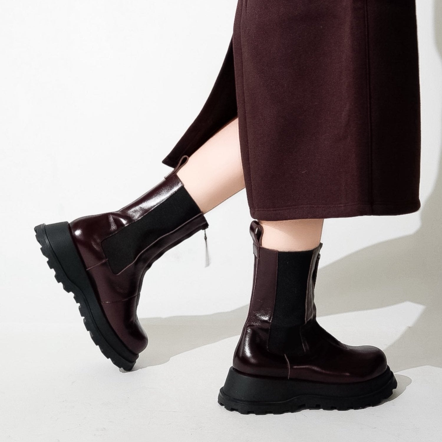 527052 Volume sole side gore boots