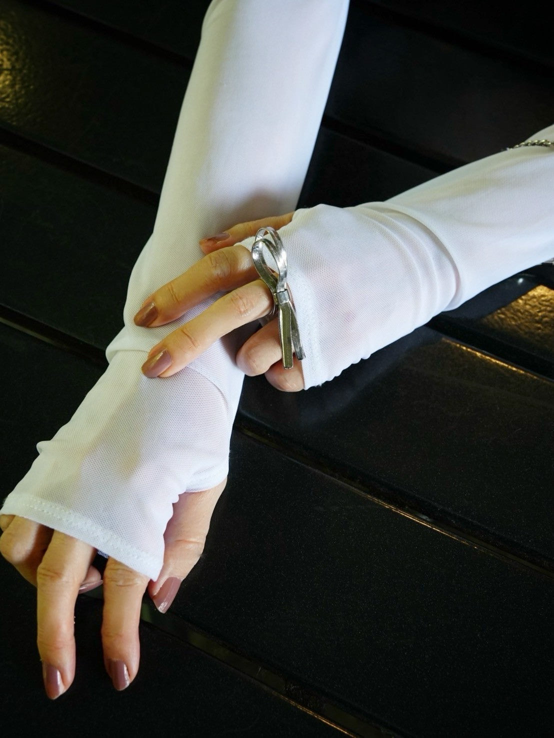 550208 metal ribbon ring