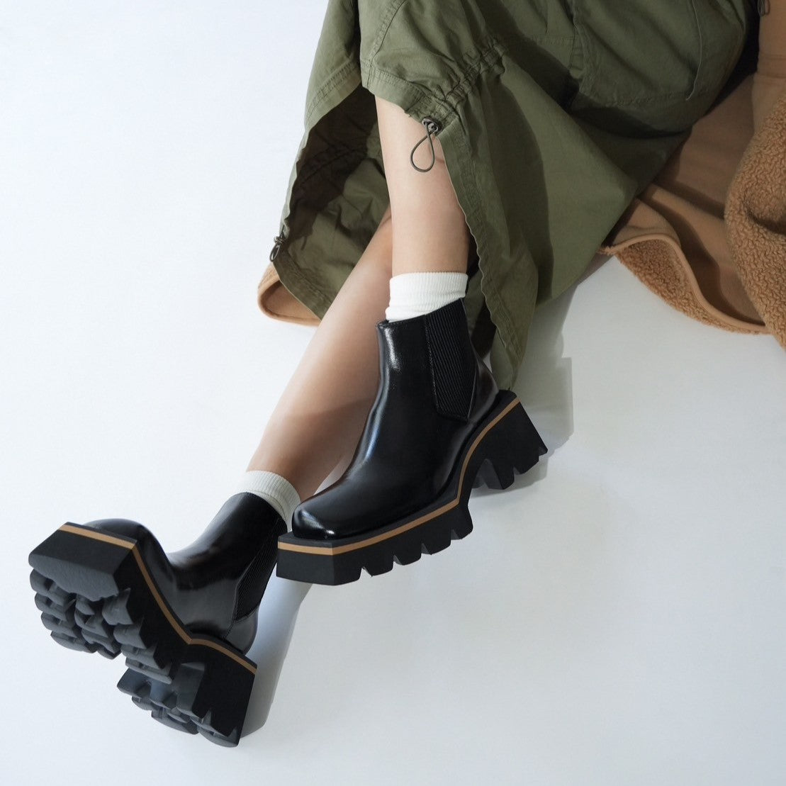 547083 Edge sole side gore boots