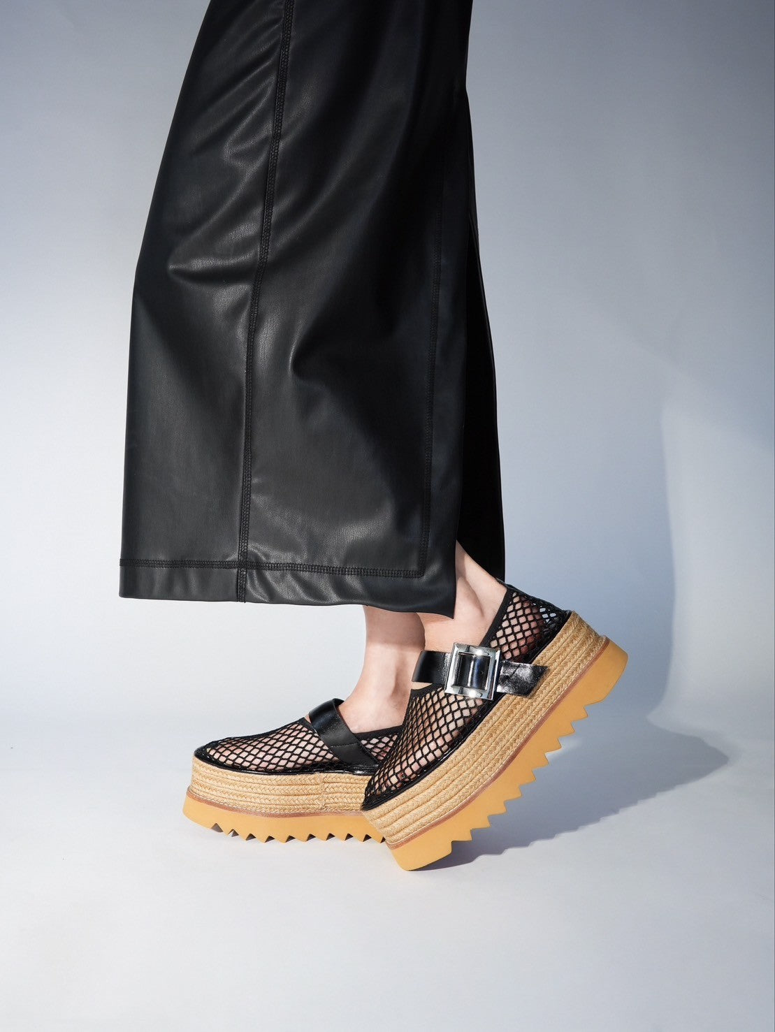 551184 ジュート・メッシュシューズ