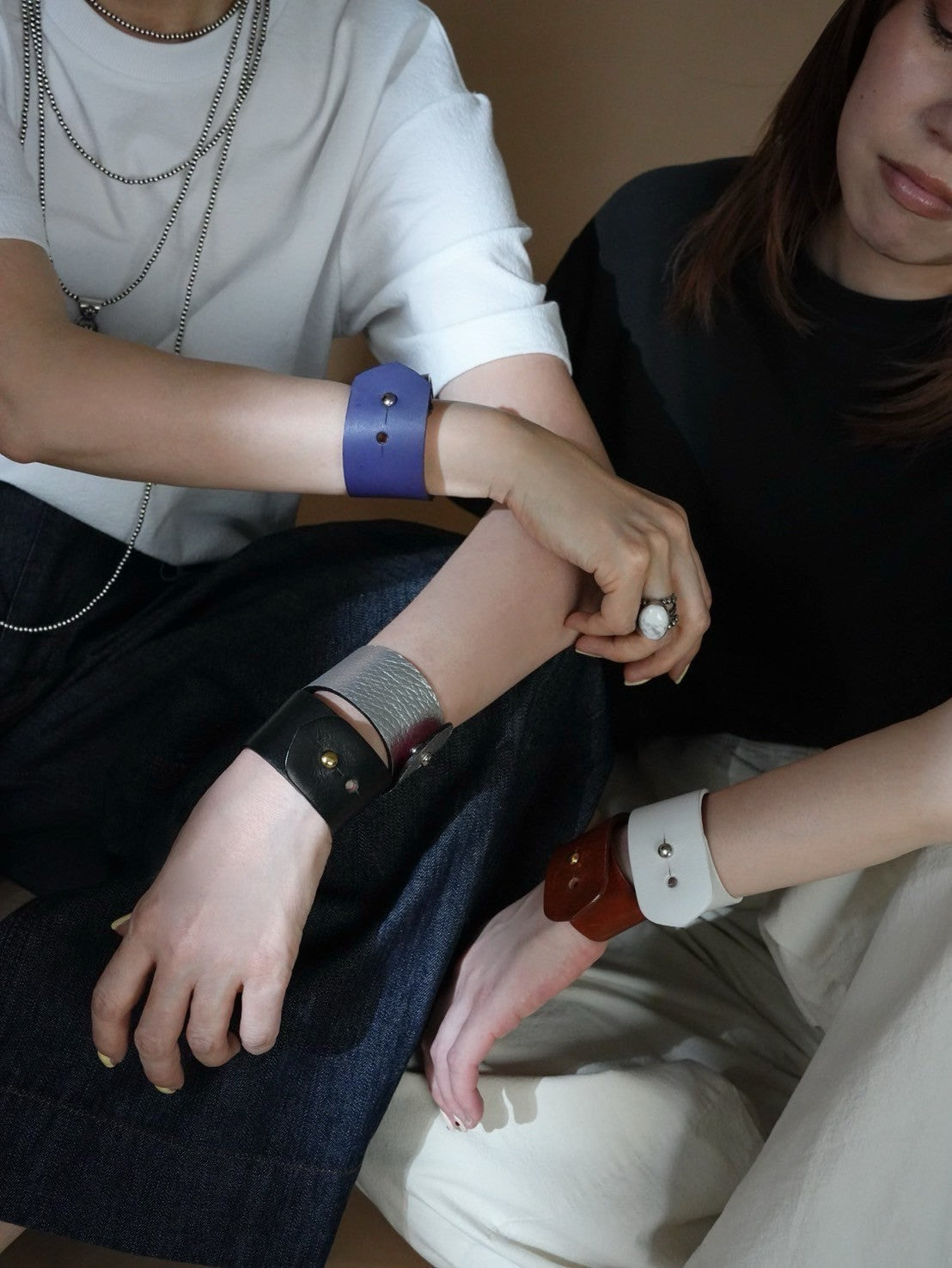 510026 Leather bangles