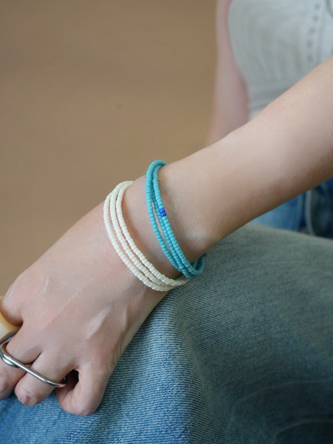 550217 Beaded bangle