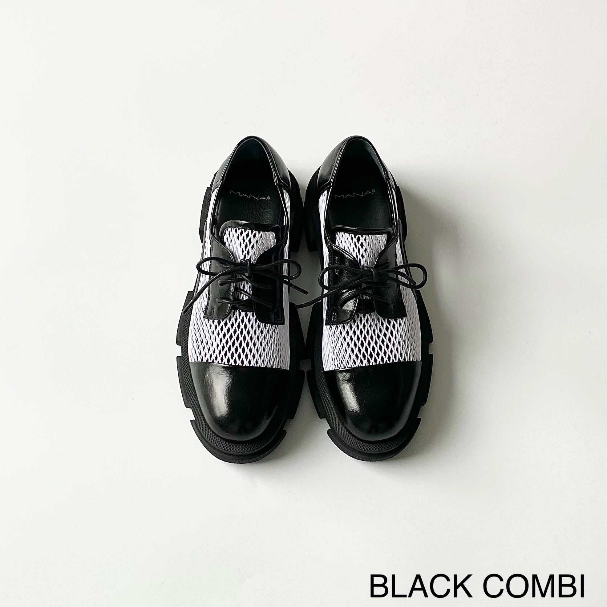531154 メッシュレースアップシューズ