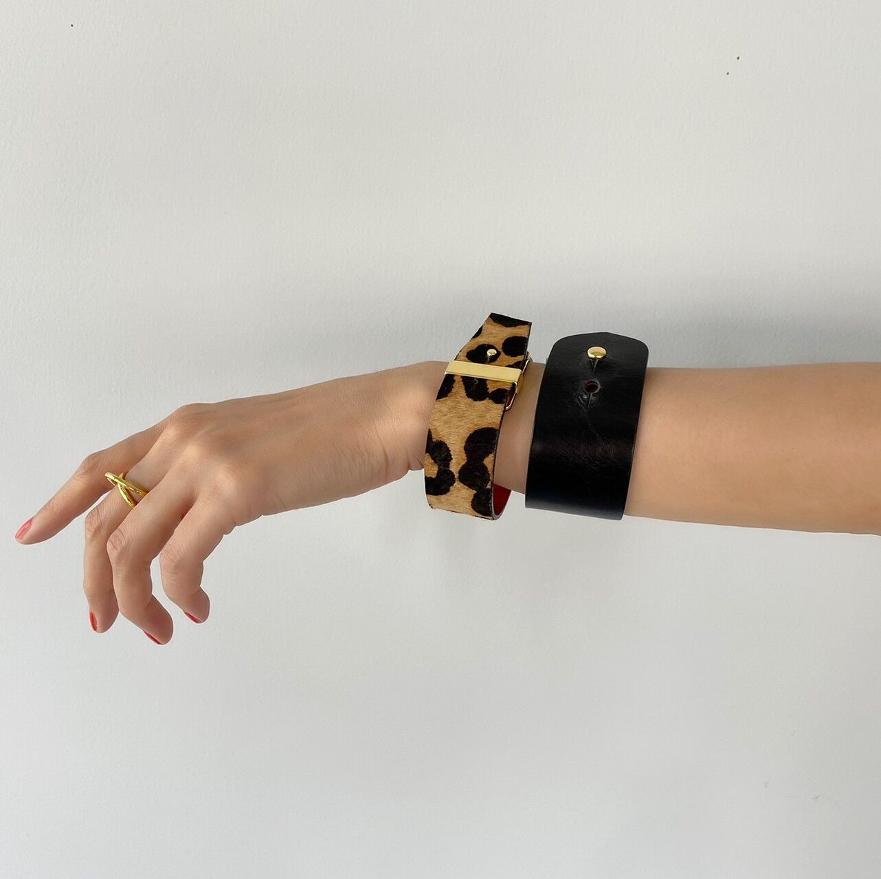 510025 Slim leather bangles