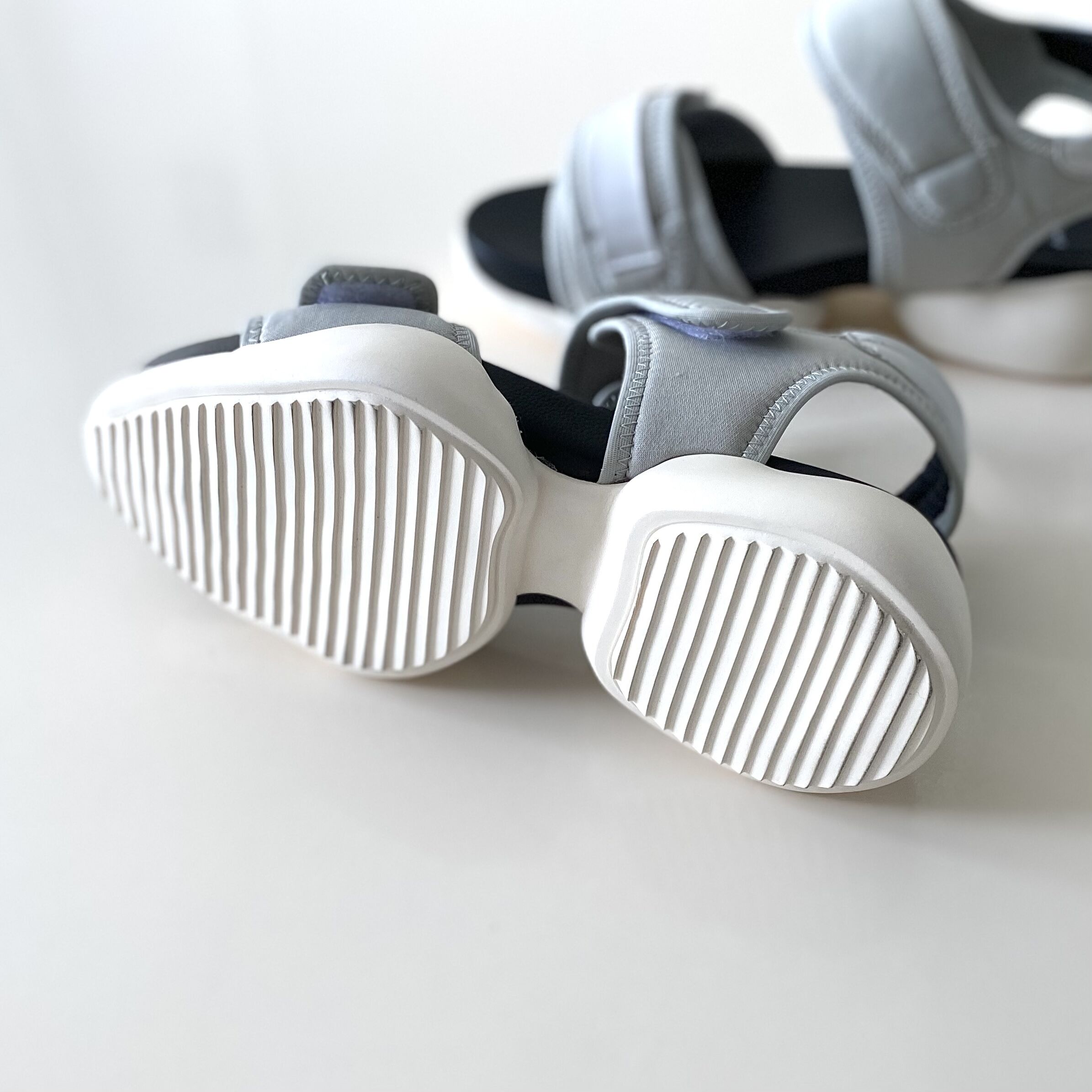 522151 Velcro sandals
