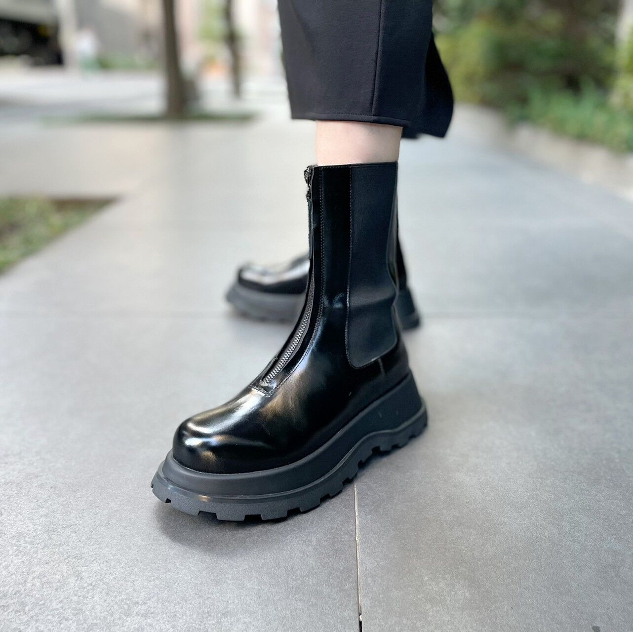 527052 Volume sole side gore boots