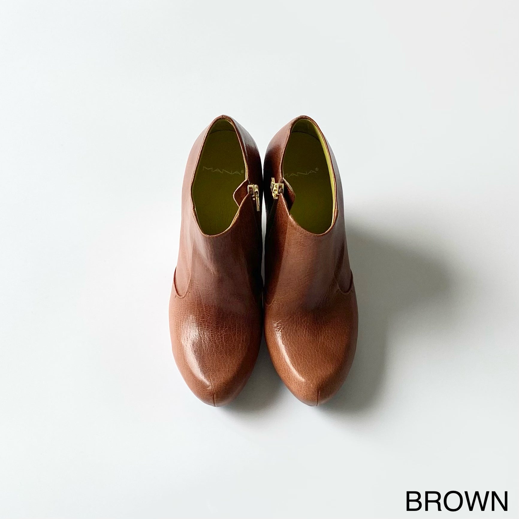 537062 Block heel booties