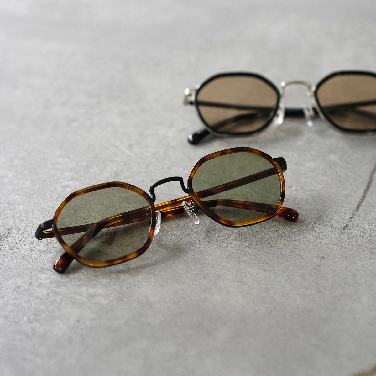 お歳暮 人気 hexagon 530228＆550273 sunglasses MANA – ミュージシャン