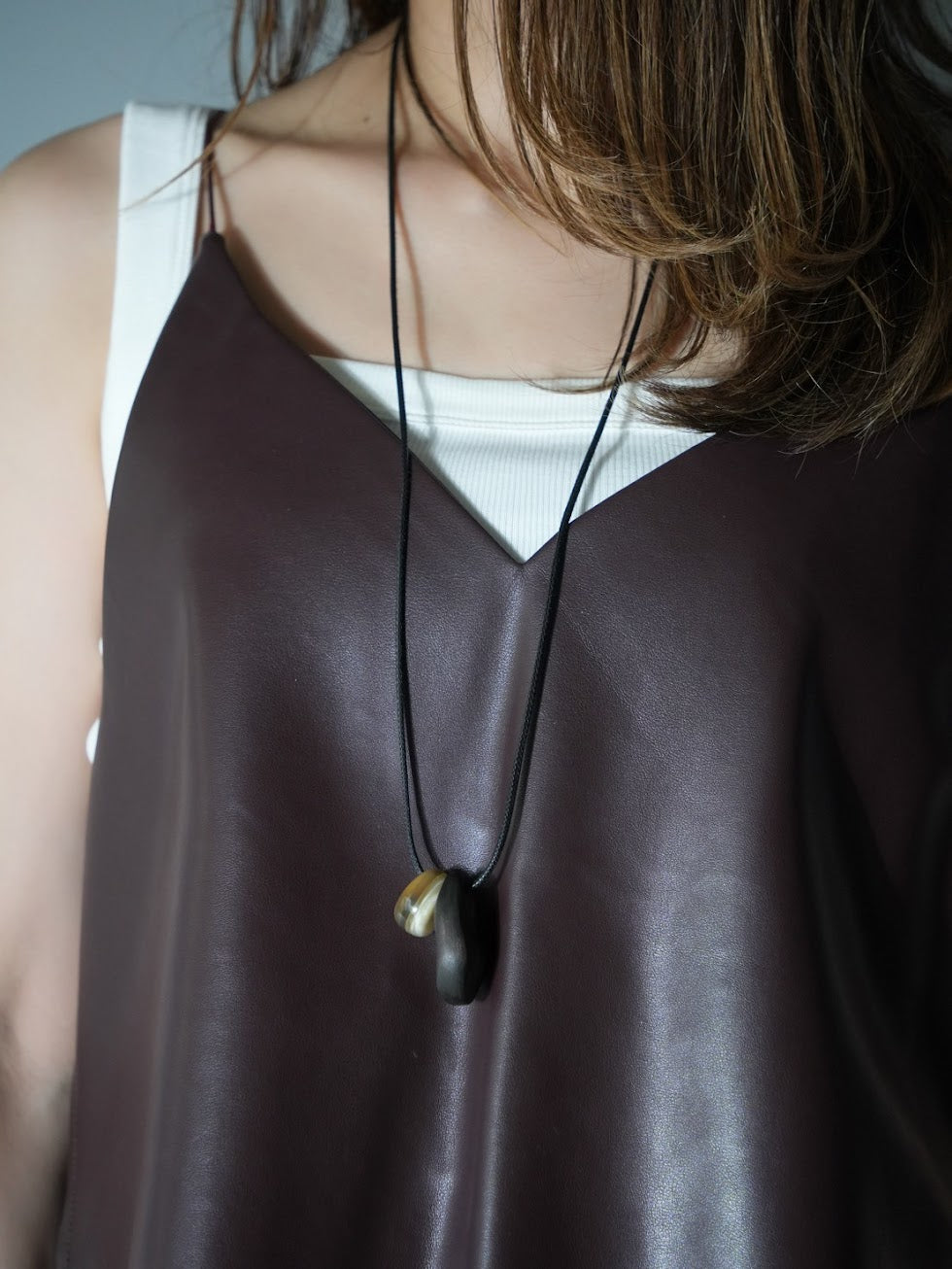 560232 string necklace