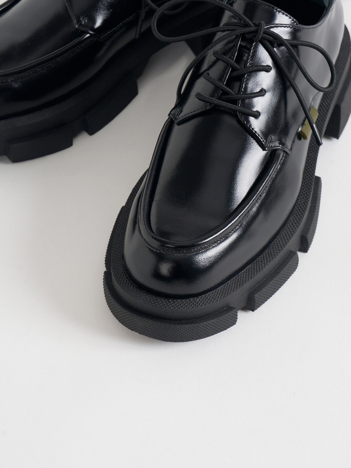 501070 Volume sole lace-up shoes