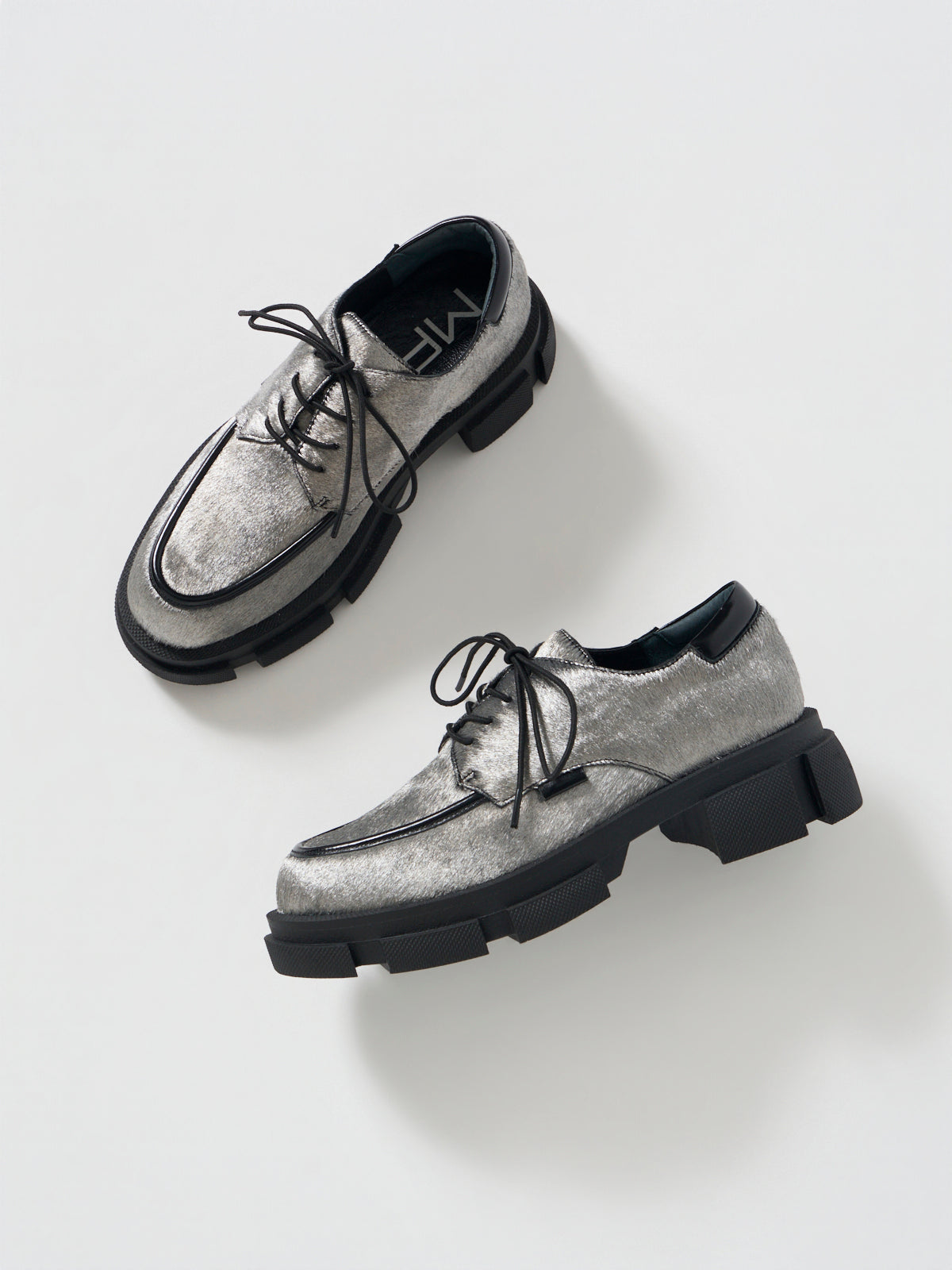 501070 Volume sole lace-up shoes