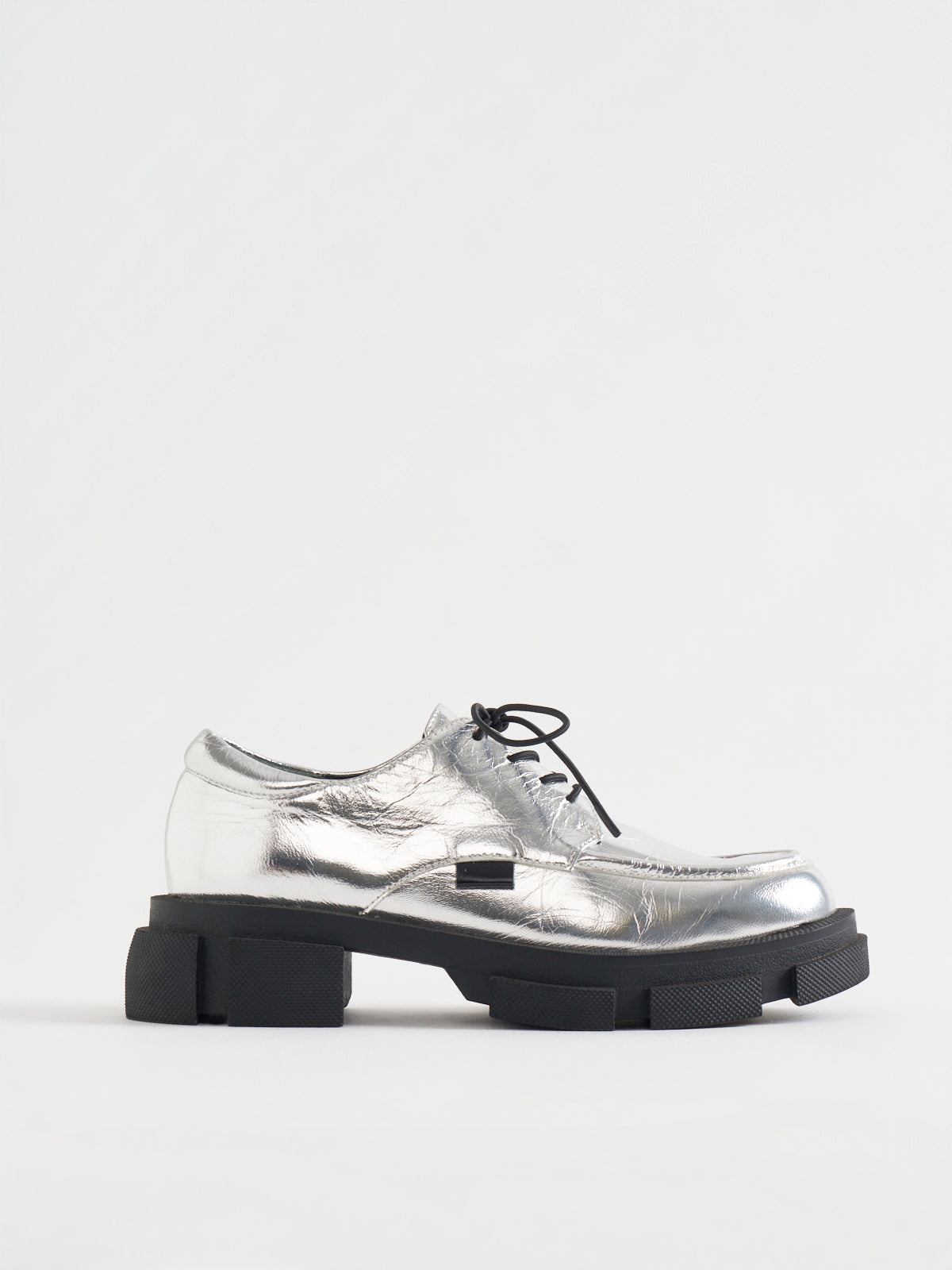 501070 Volume sole lace-up shoes