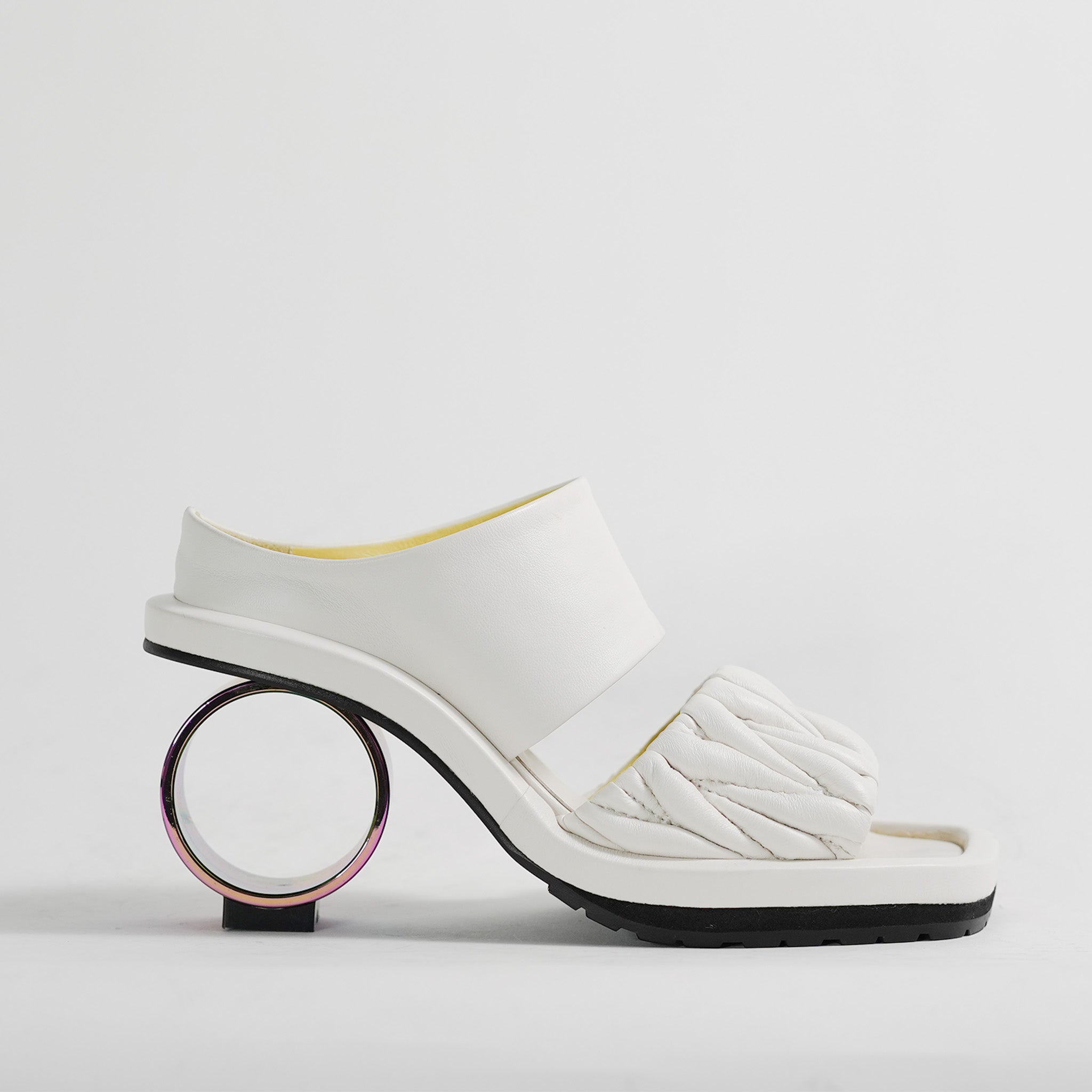 542171 Circle heel padded sandals
