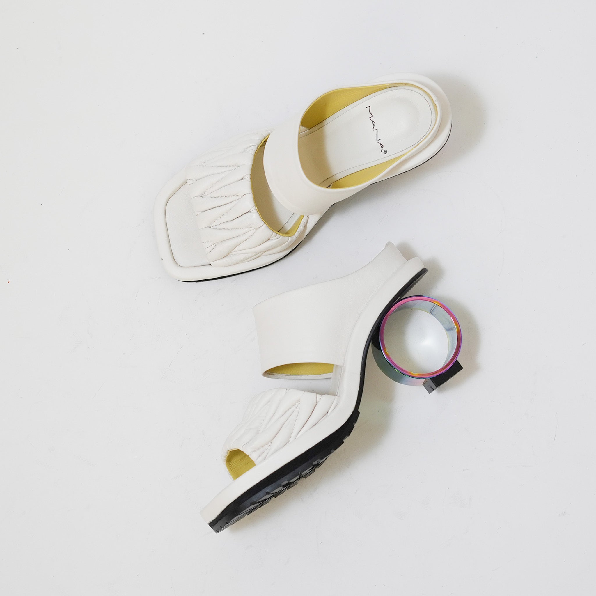 542171 Circle heel padded sandals