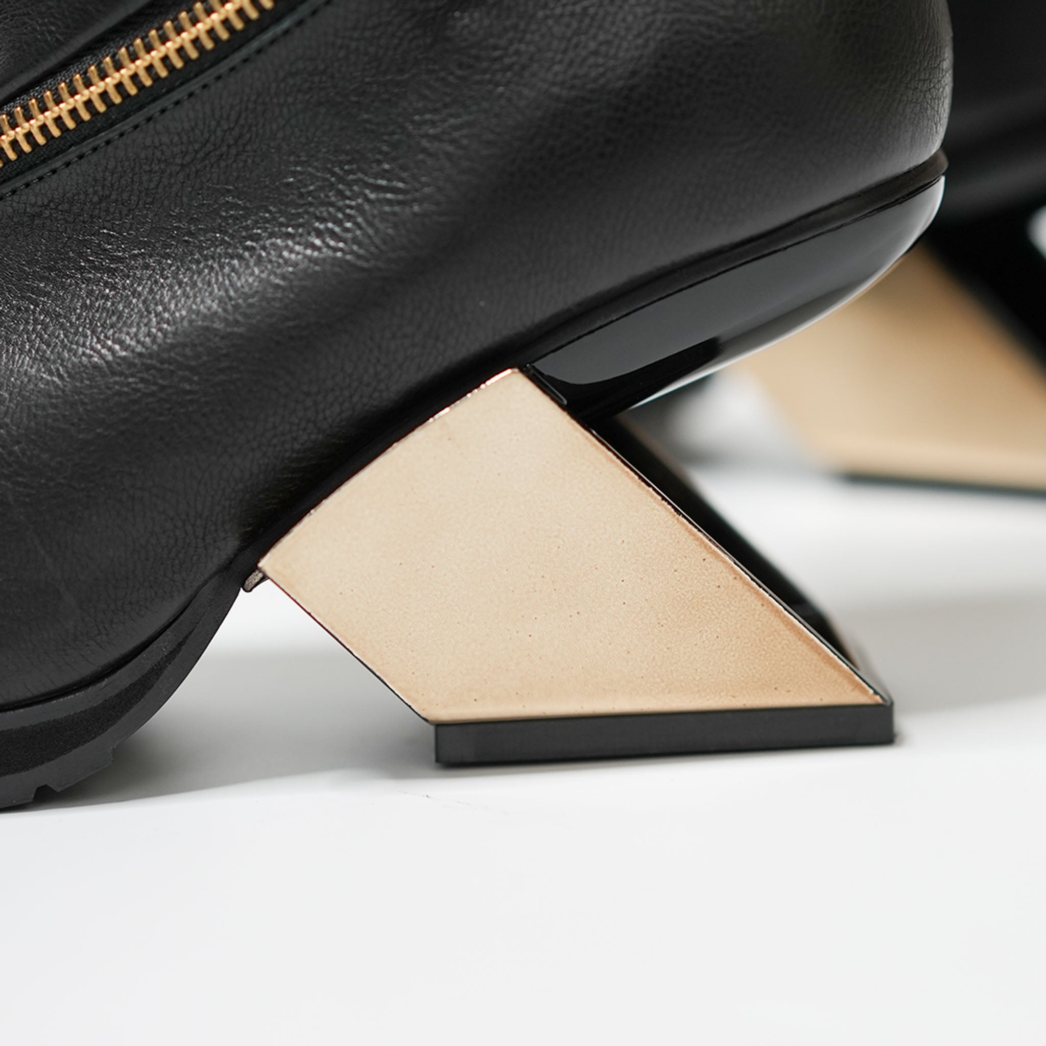 537068 Square metal heel side zip boots