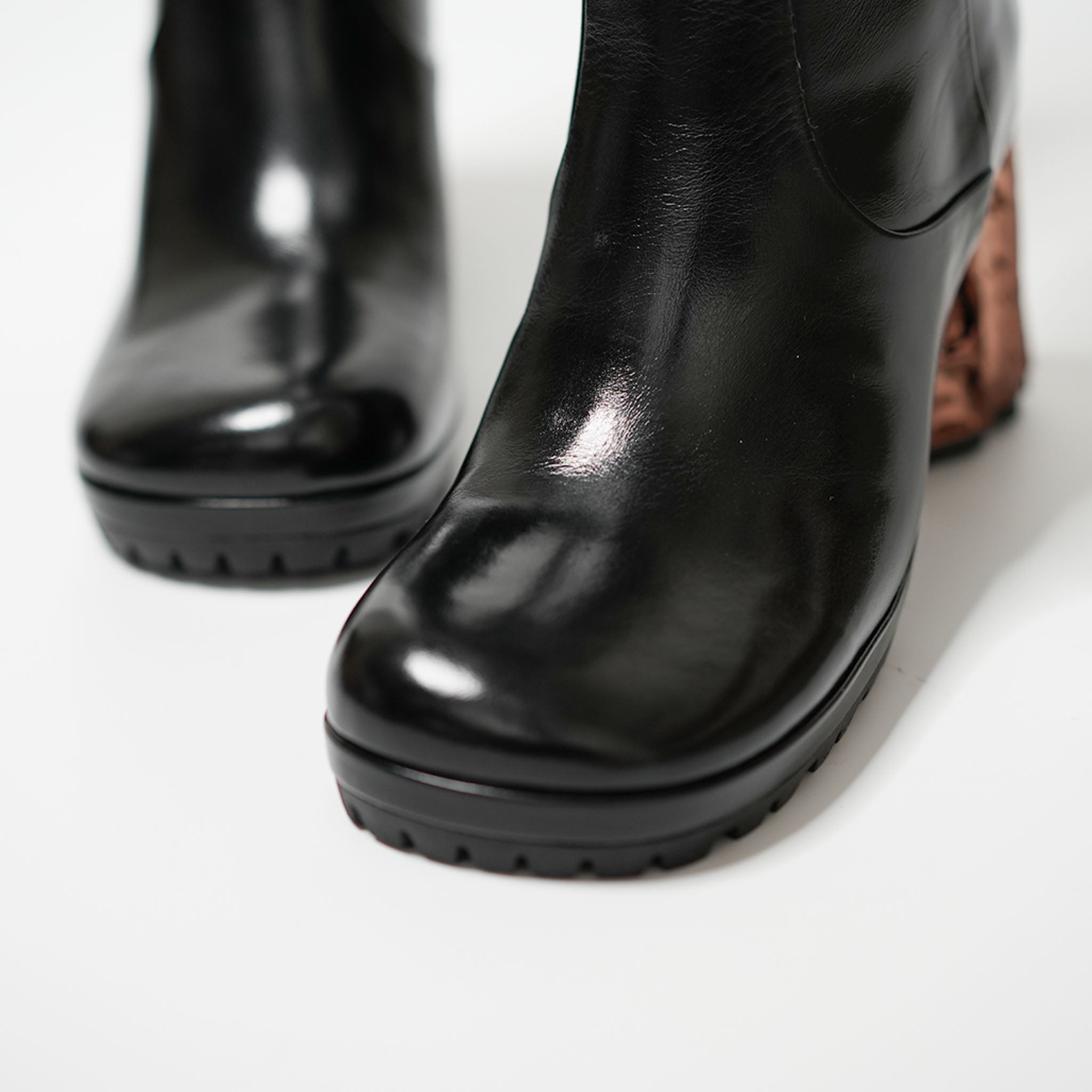 539020 Round toe long boots