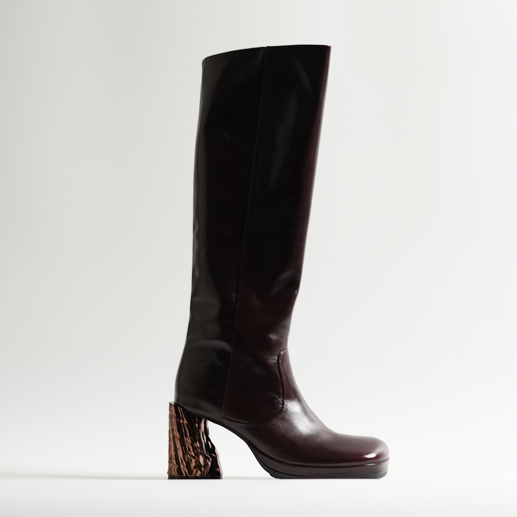 539020 Round toe long boots