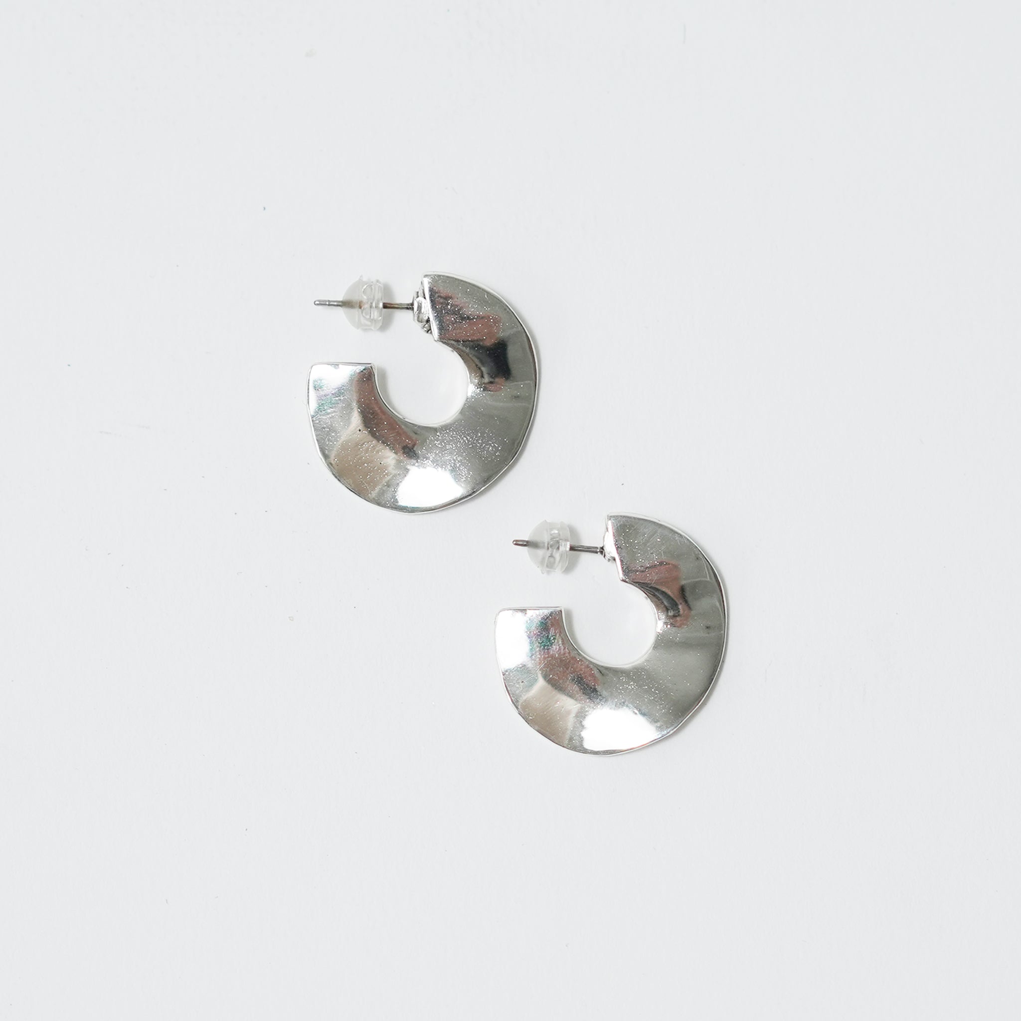 540257 Plate Wave Earrings