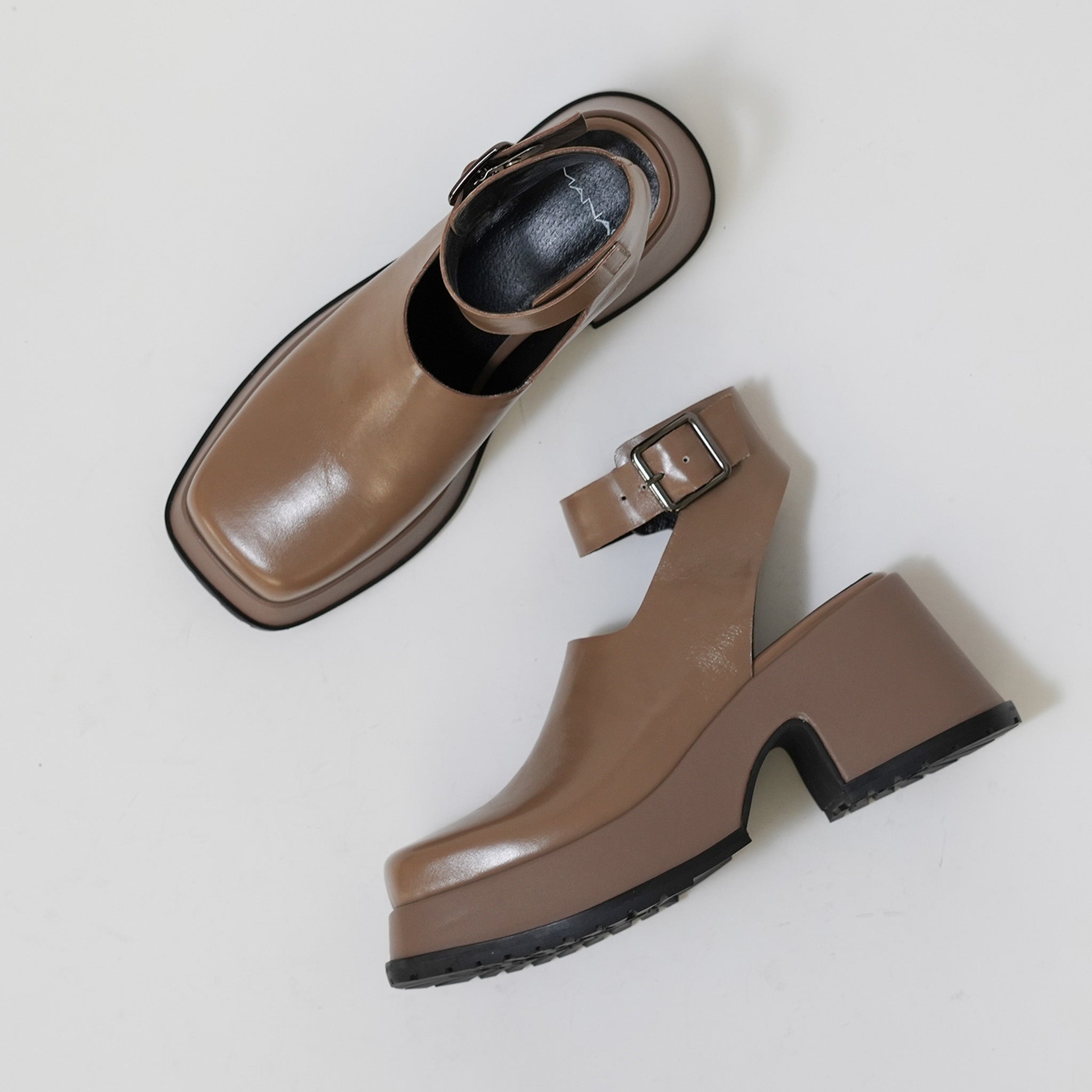 543018 Volume sole square belt