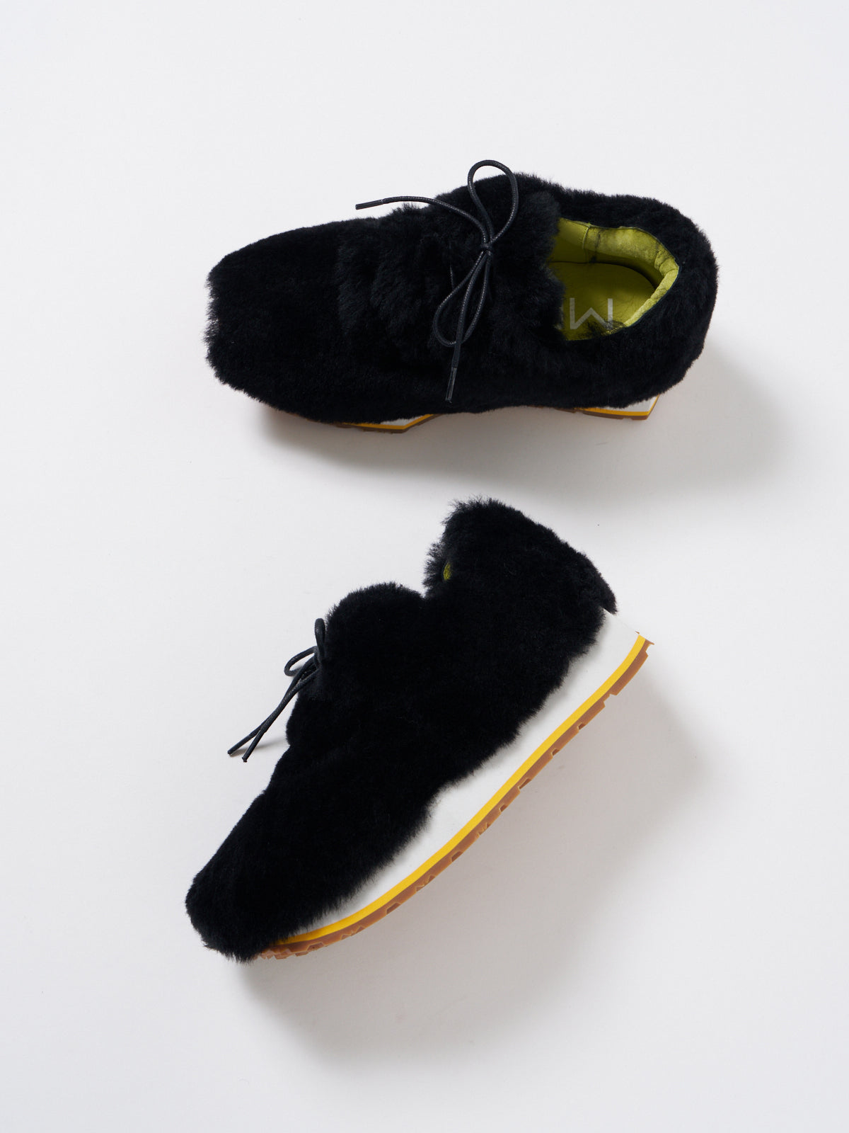 546086 Sheep fur sneakers