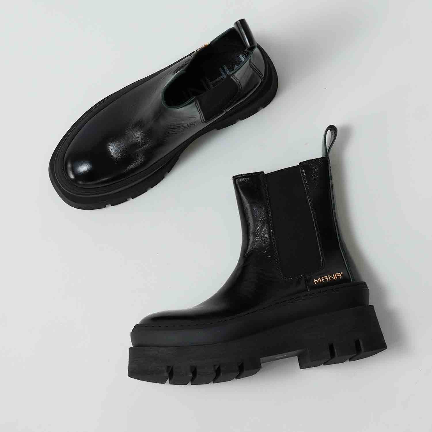 547084 Chunky sole side gore boots