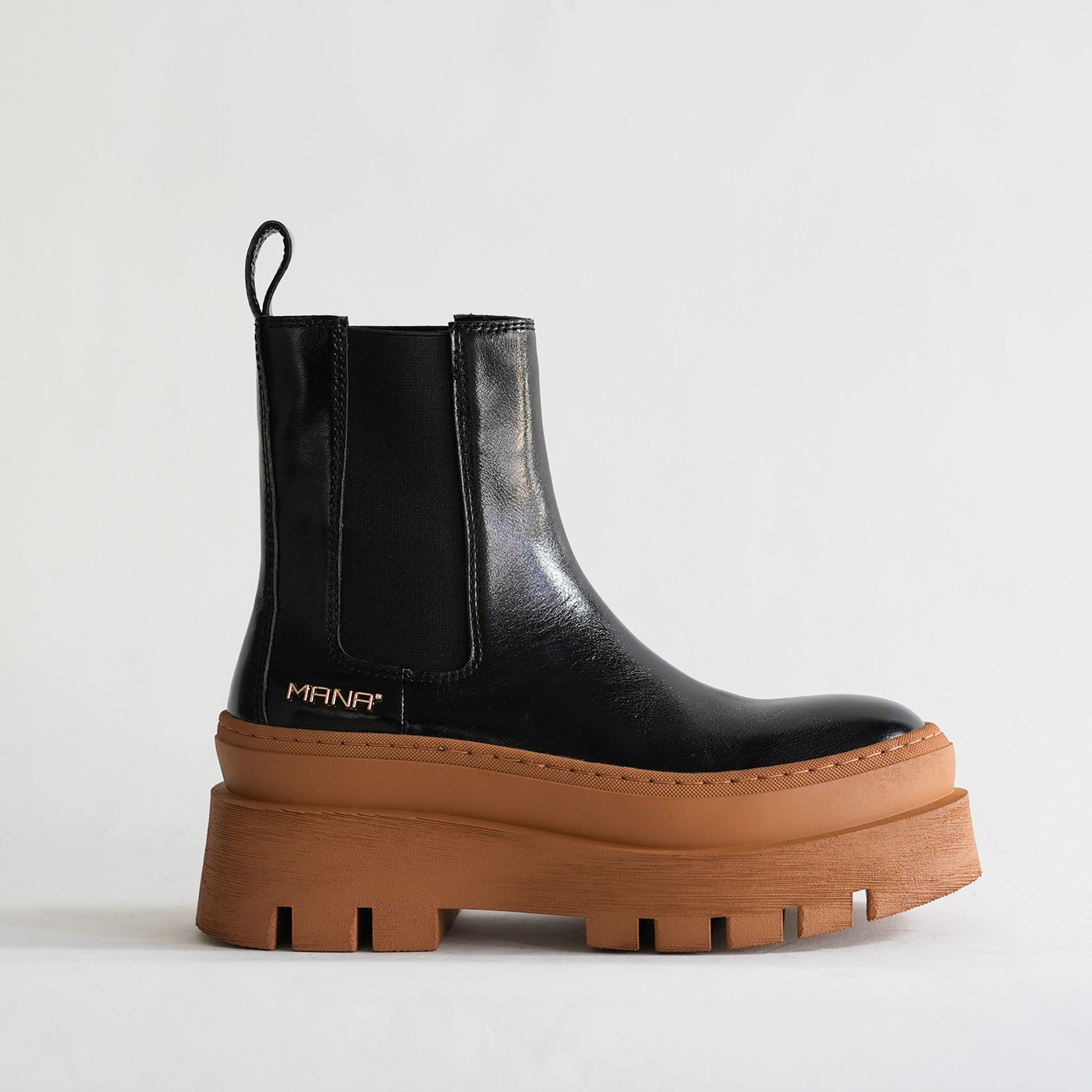 547084 Chunky sole side gore boots
