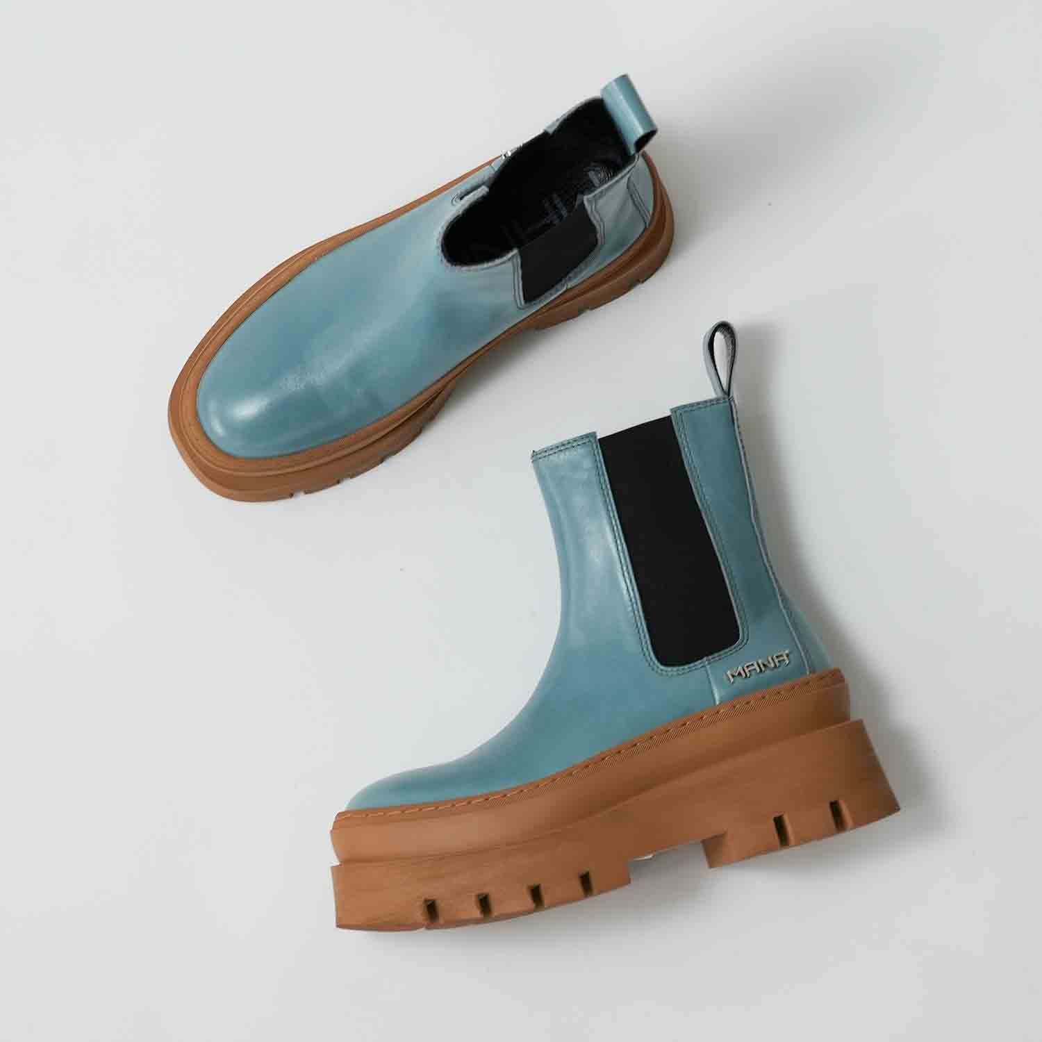 547084 Chunky sole side gore boots