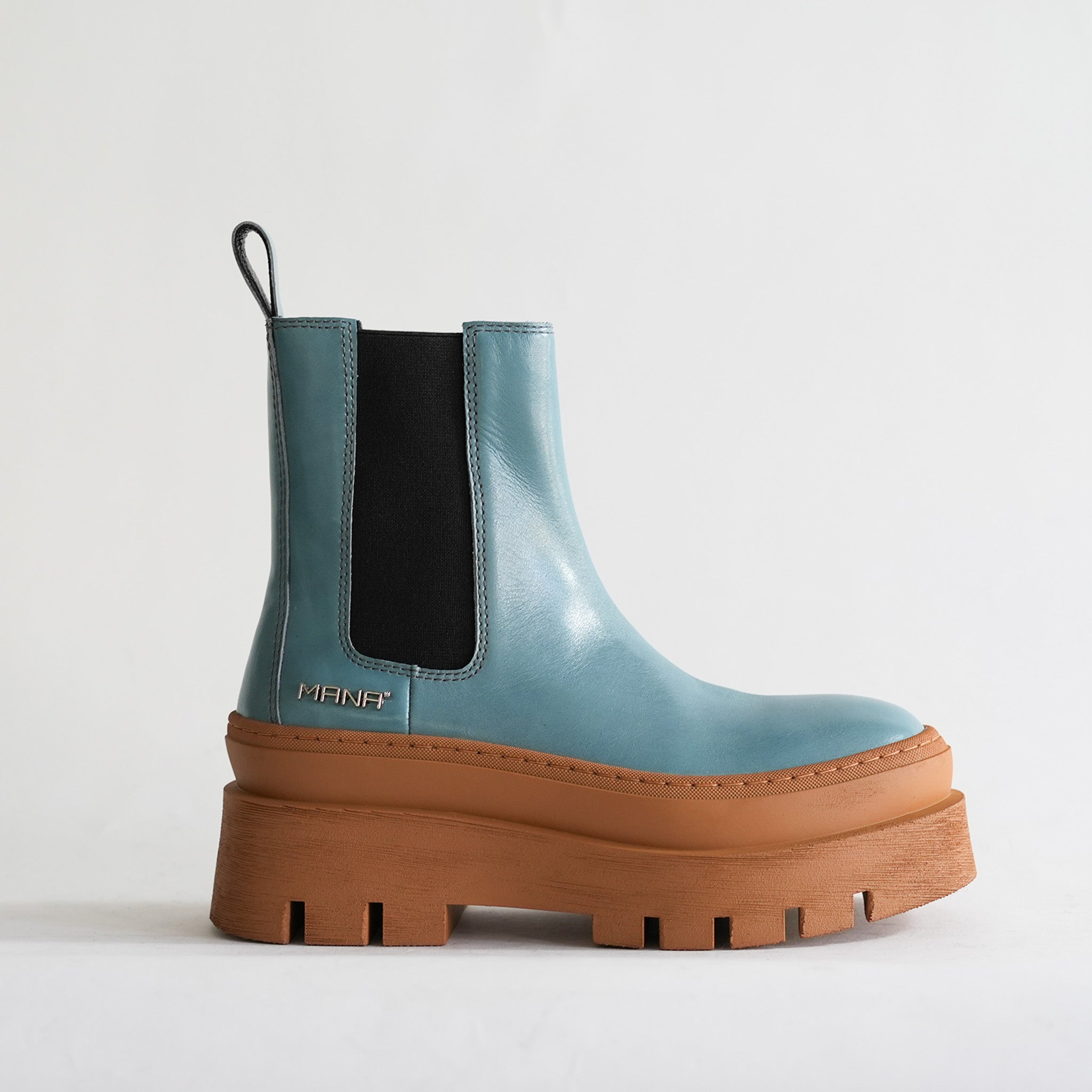 547084 Chunky sole side gore boots