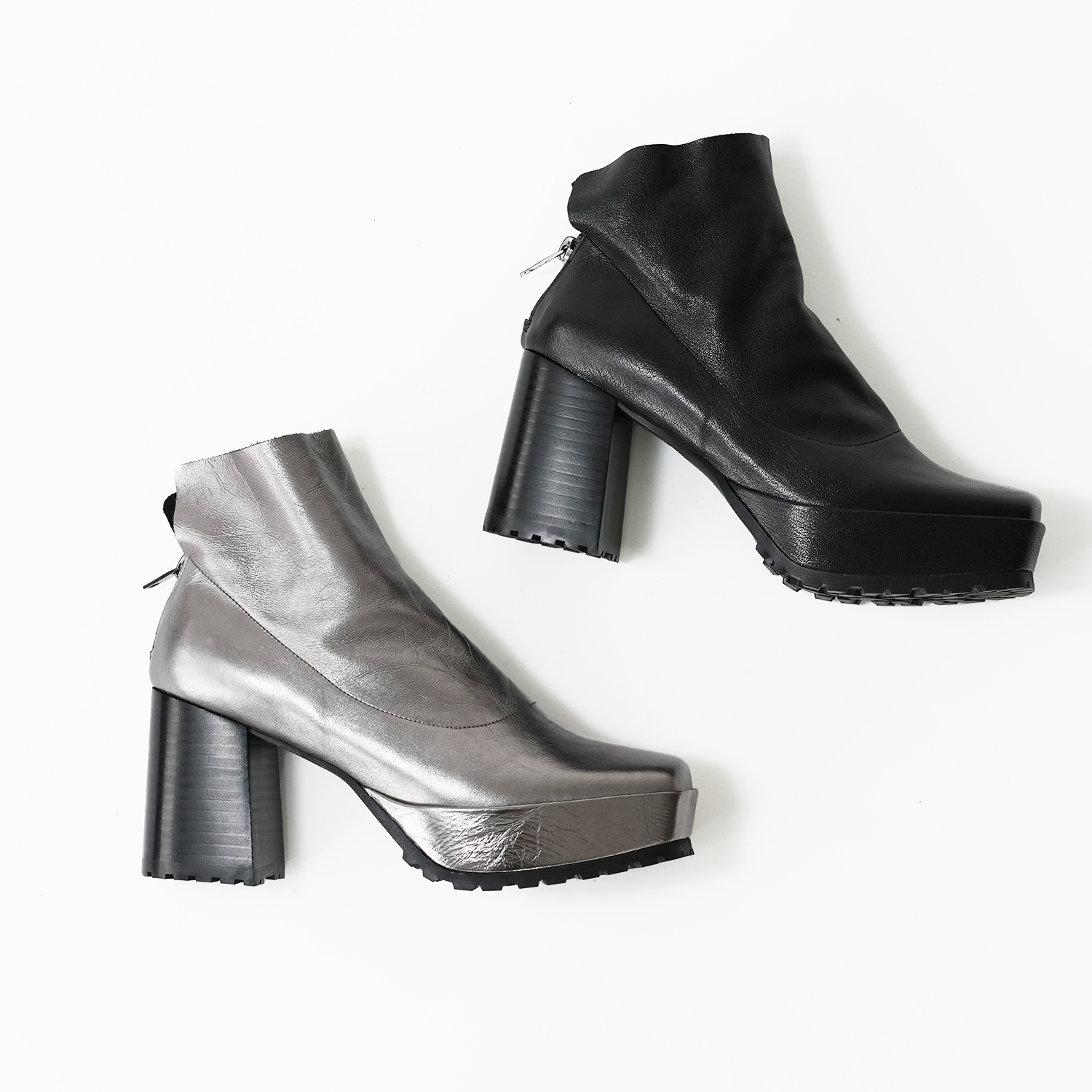 547089 Volume sole, single piece leather boots