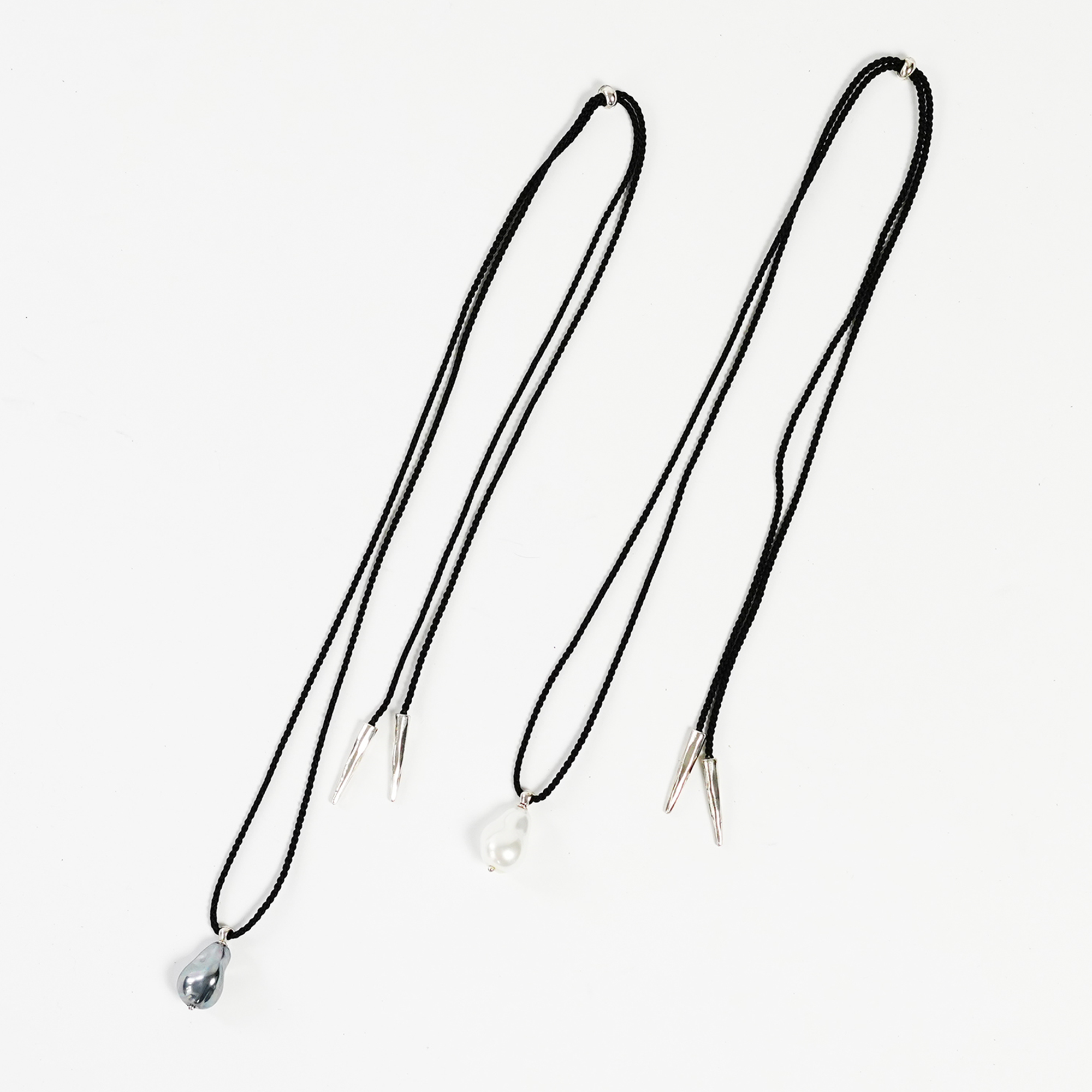 550264 Baroque code long necklace