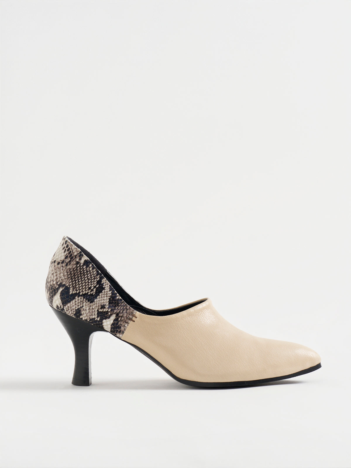 551080 深履き口パンプス