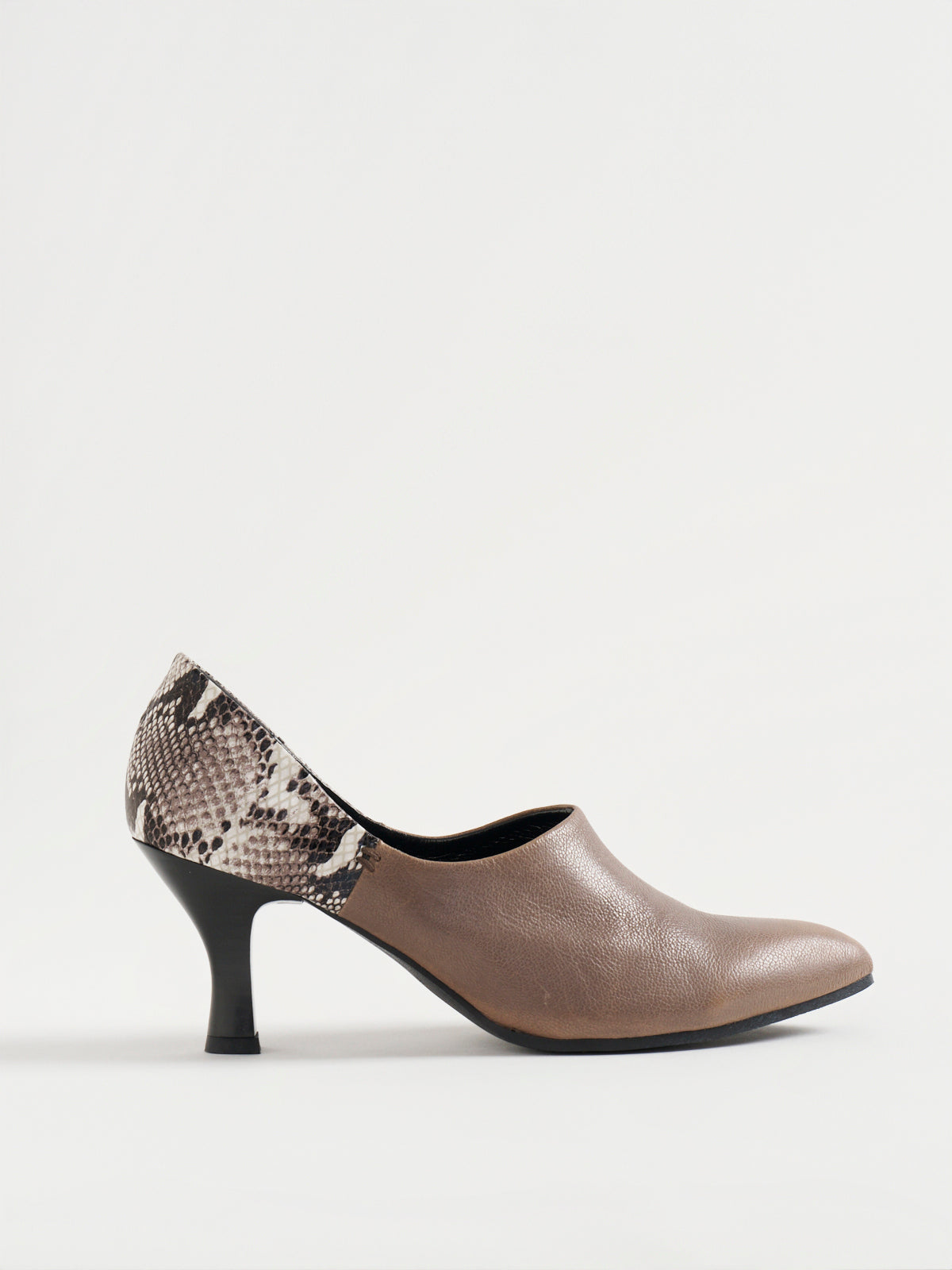 551080 深履き口パンプス