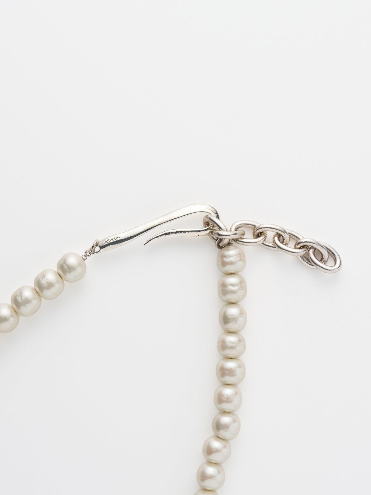 560222 hook décor necklace